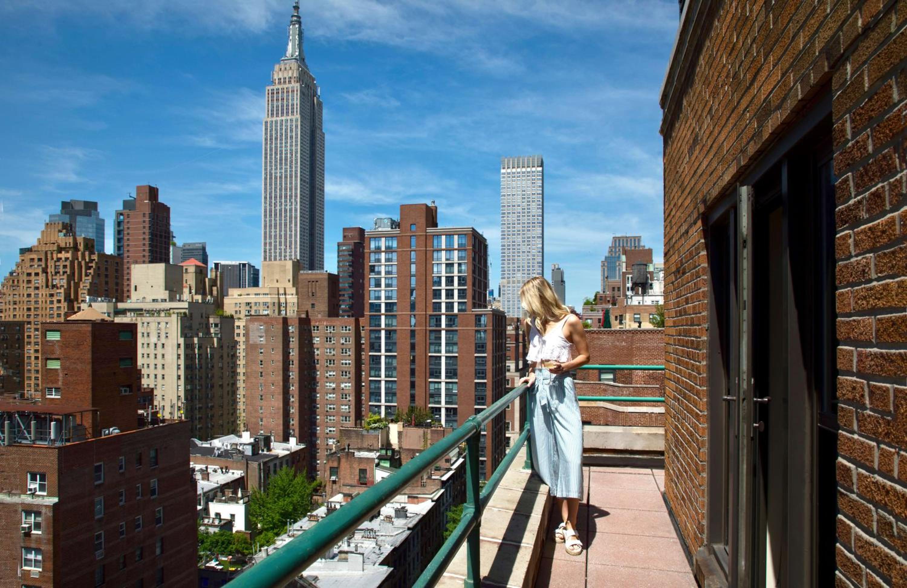 One Bedroom Terrace Apartment thumbnail 5