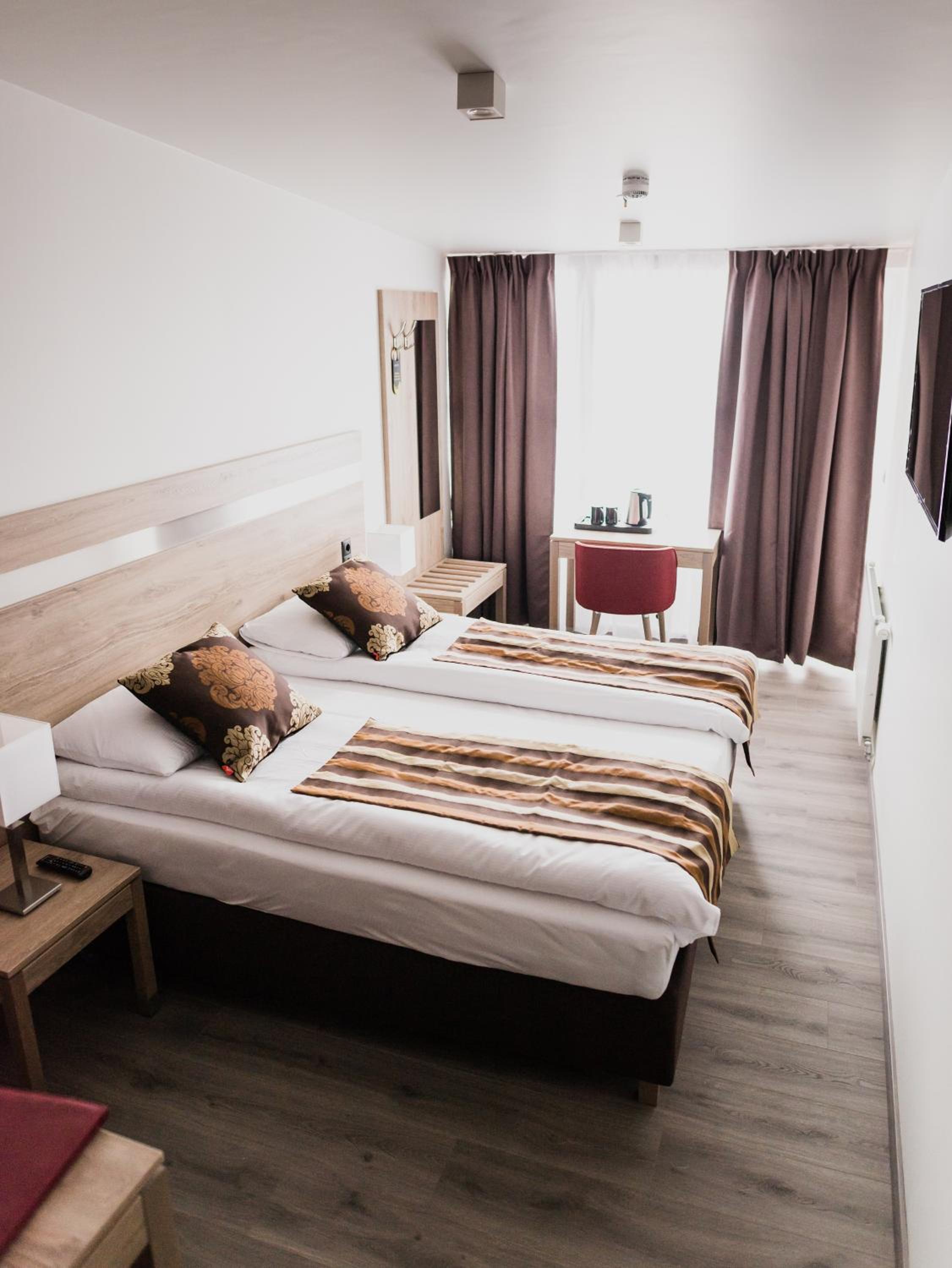 Double or Twin Room with Sea View
