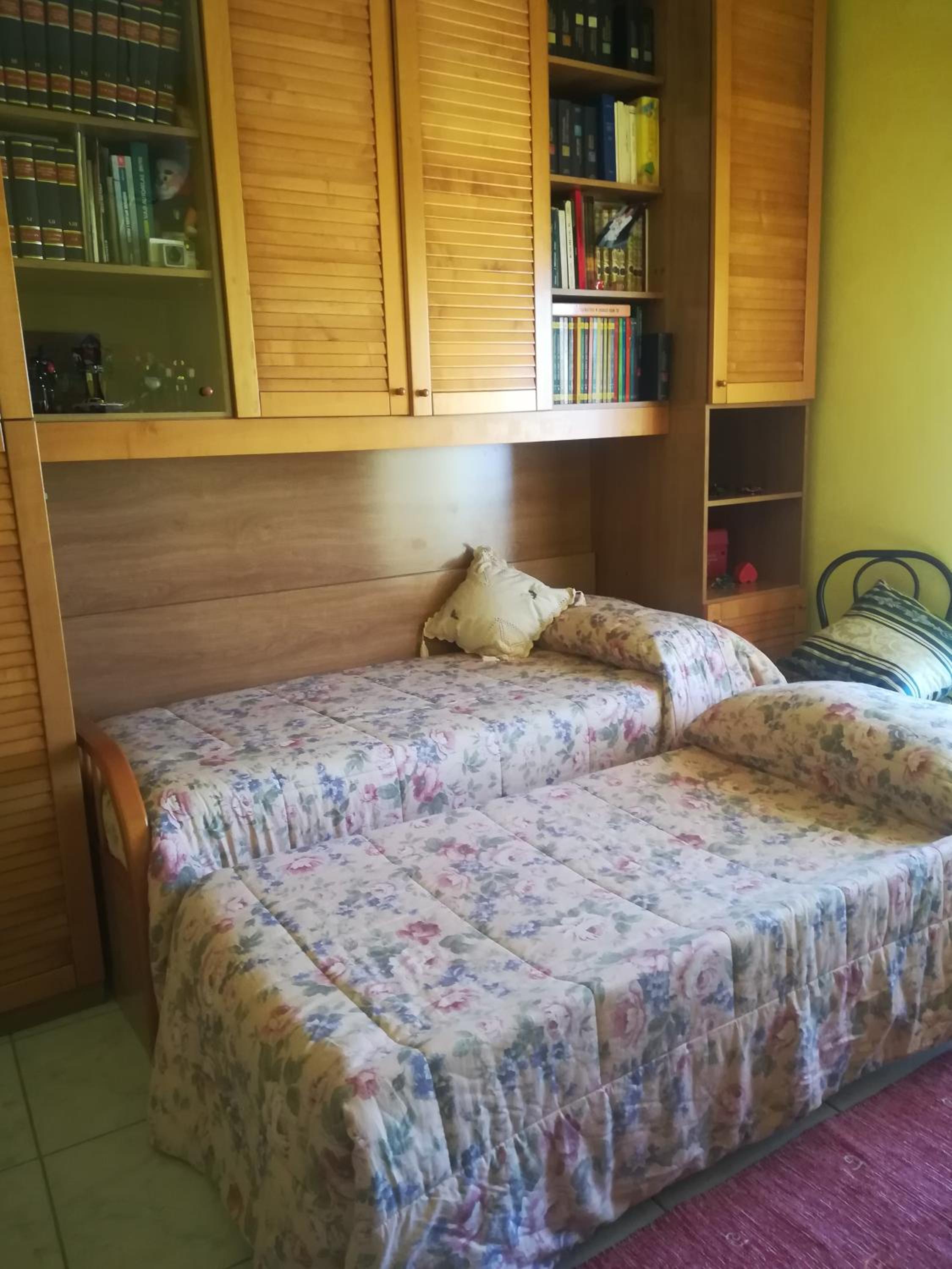 Twin Room With Shared Bathroom