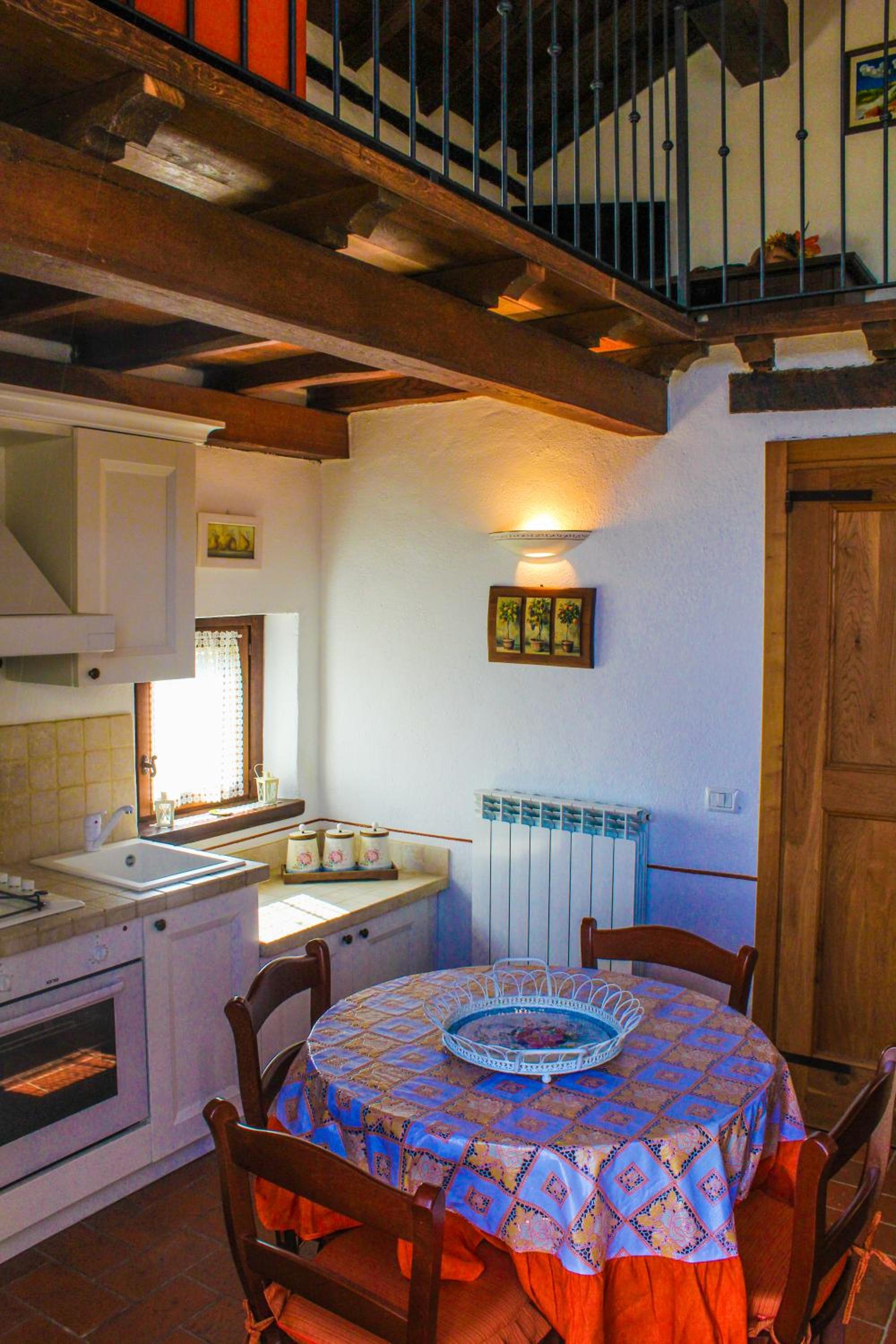 Apartment - Split Level - Photo 3