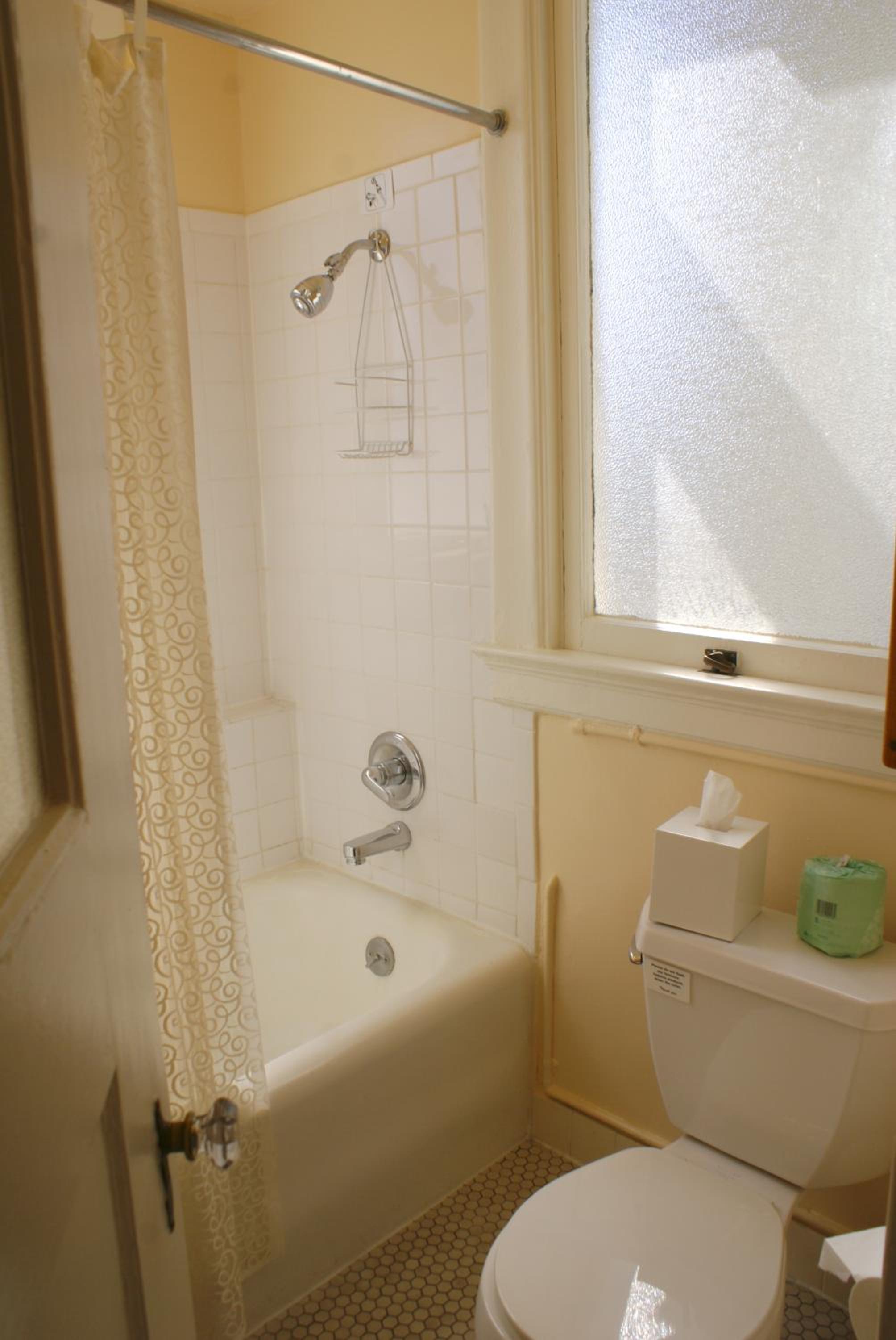 Queen Room - Photo 2