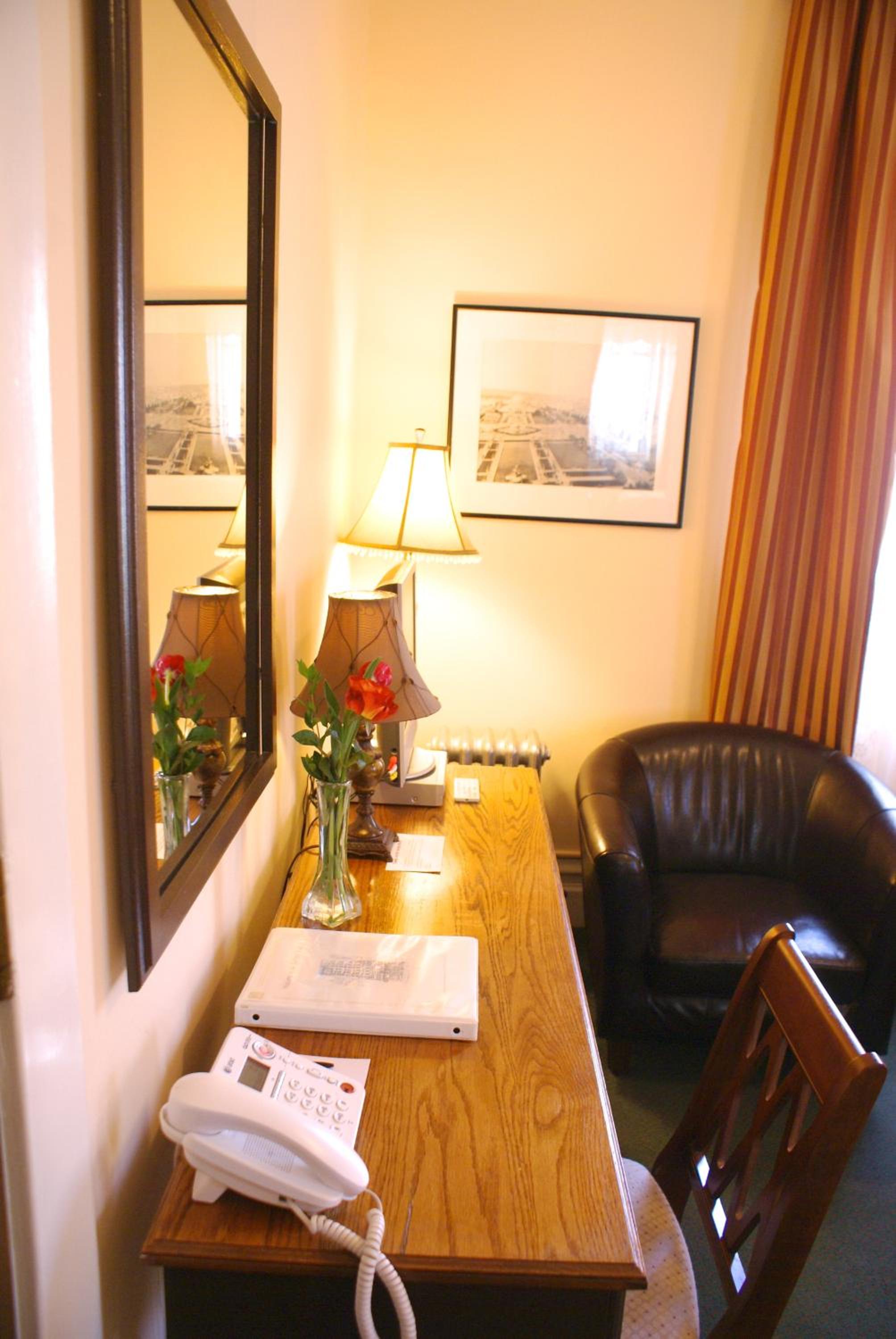 Queen Room - Photo 7