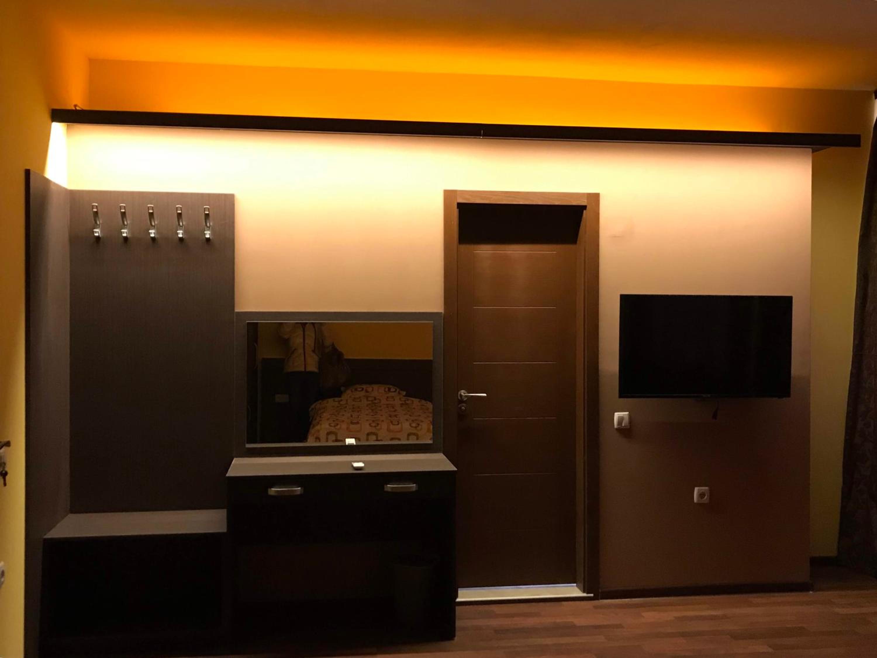 One-Bedroom Apartment - Photo 6