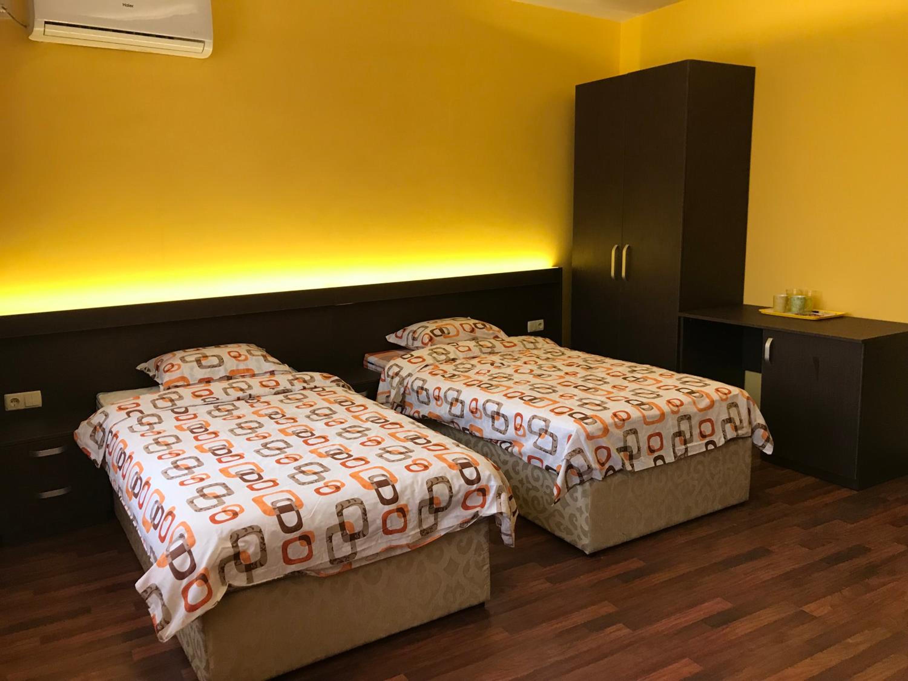 One-Bedroom Apartment - Photo 3