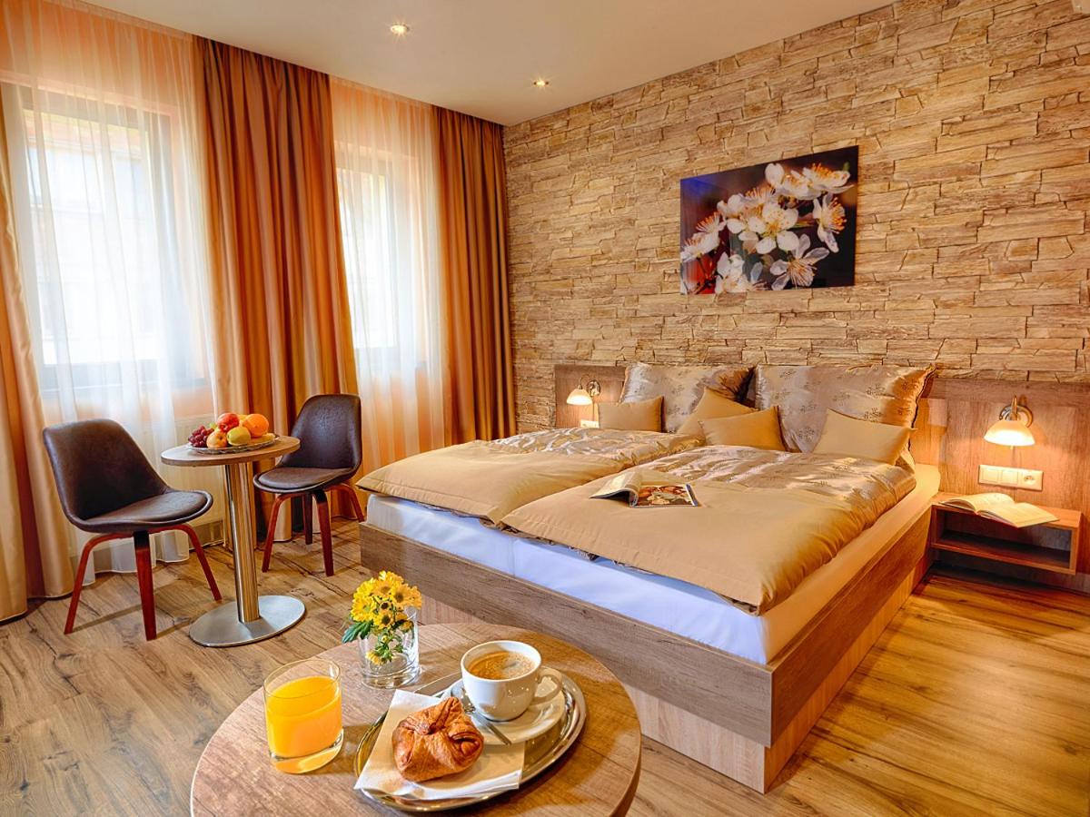Deluxe Double Room - Photo 12