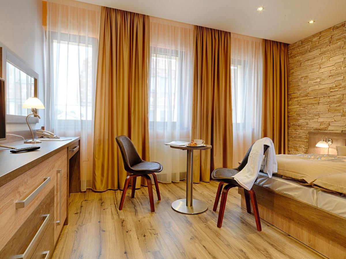 Standard Double or Twin Room - Photo 13