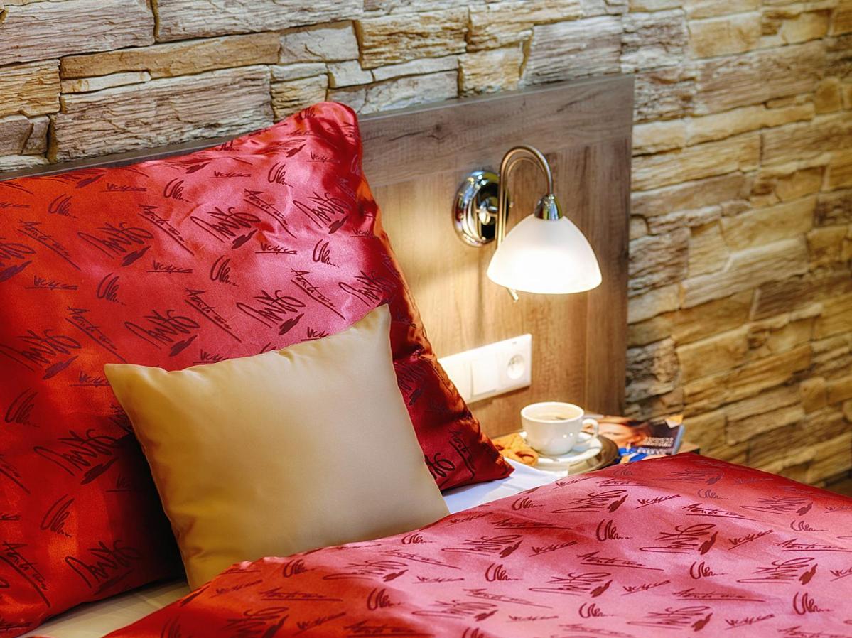 Standard Double or Twin Room - Photo 9