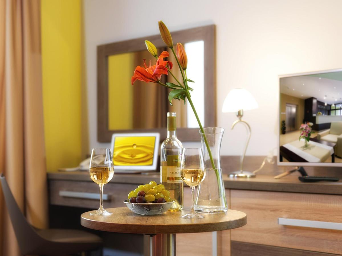 Standard Double or Twin Room - Photo 6