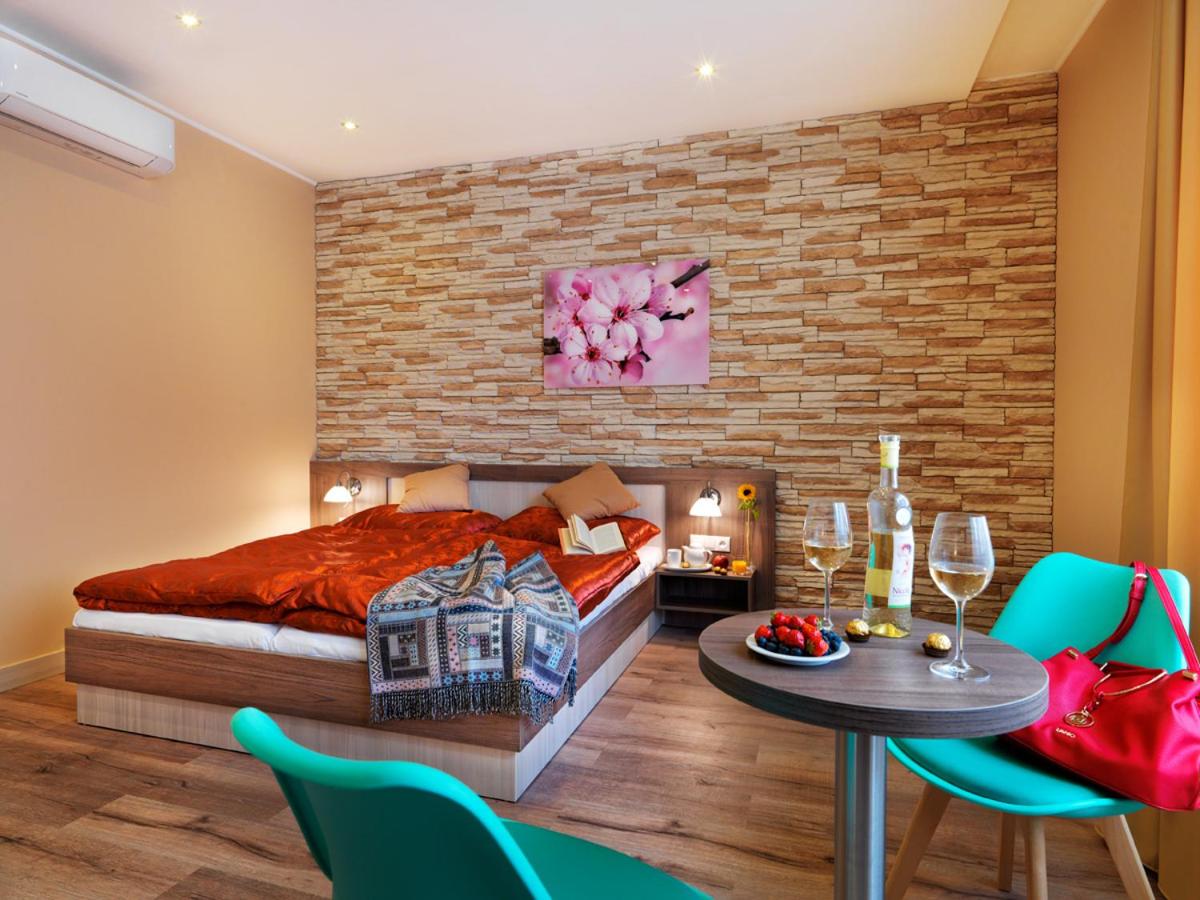 Standard Double or Twin Room - Photo 5