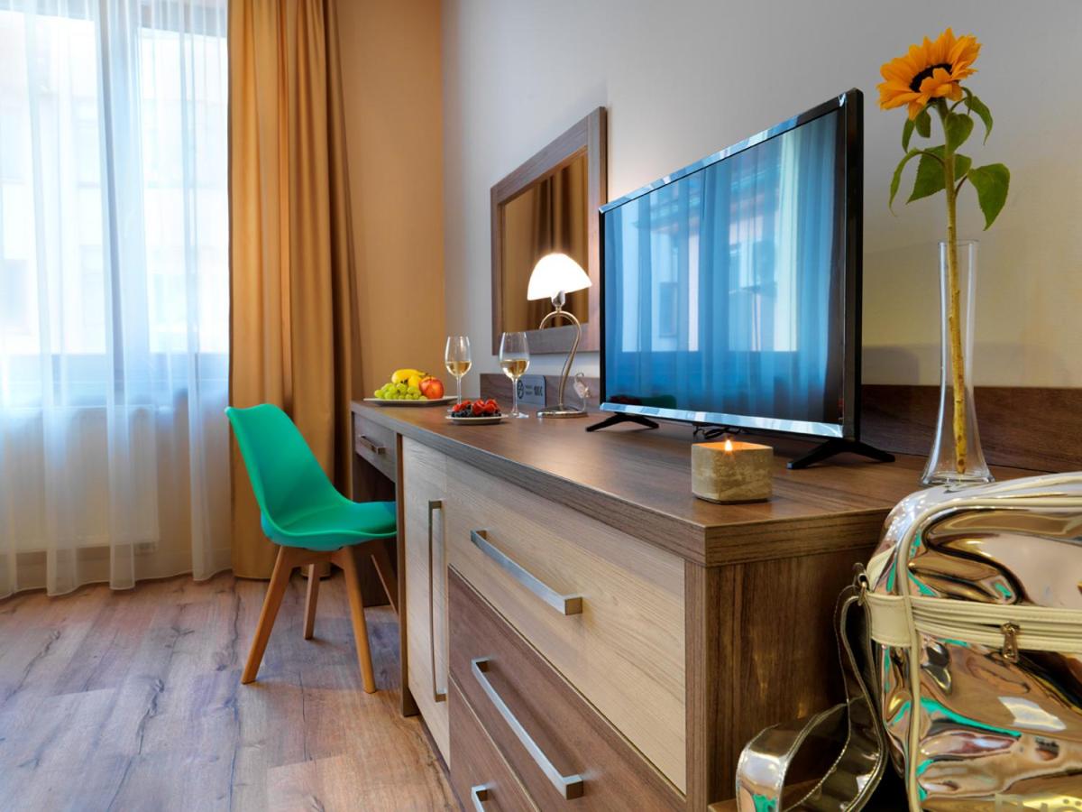 Standard Double or Twin Room - Photo 2