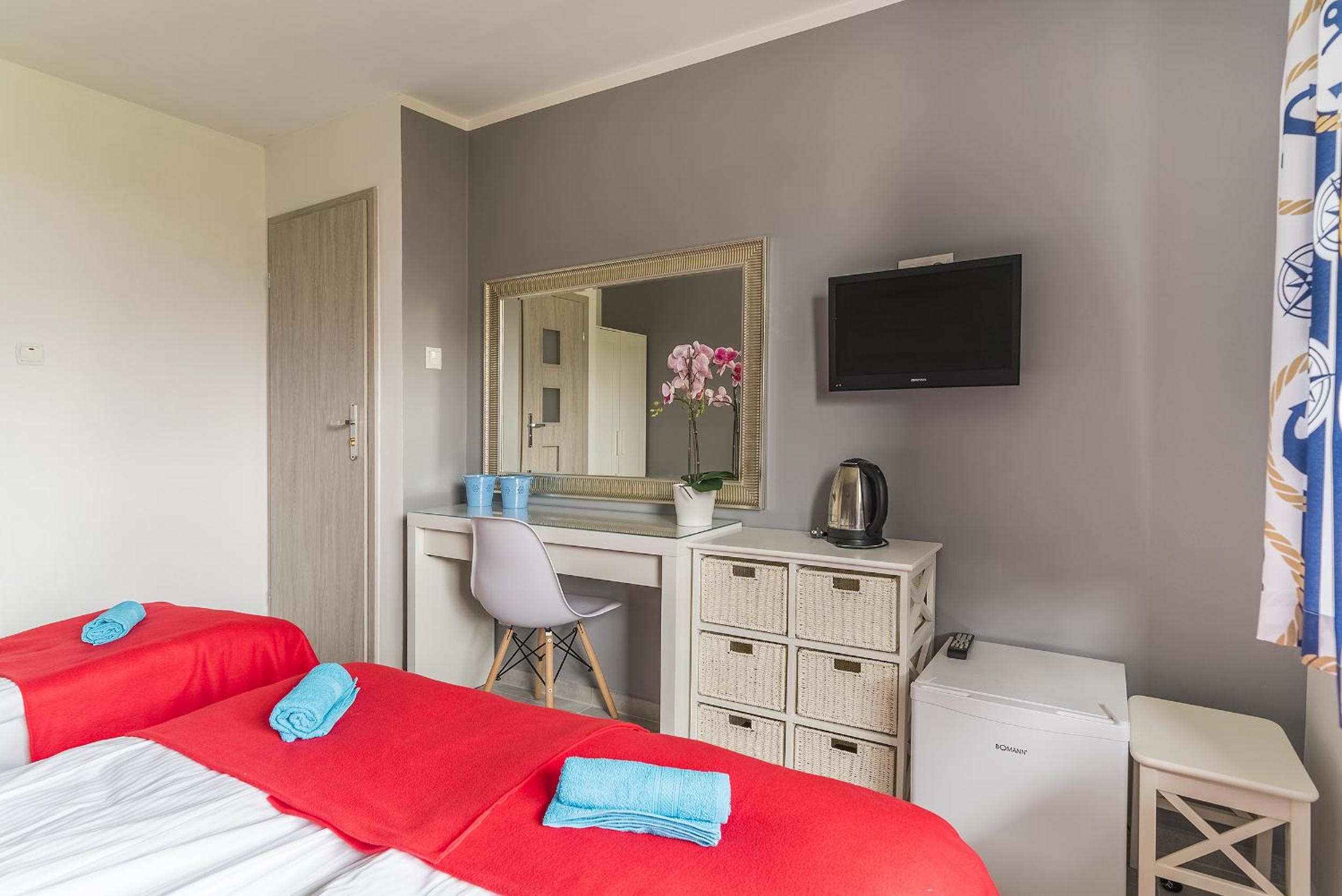 Triple Room with Pool View photo 3