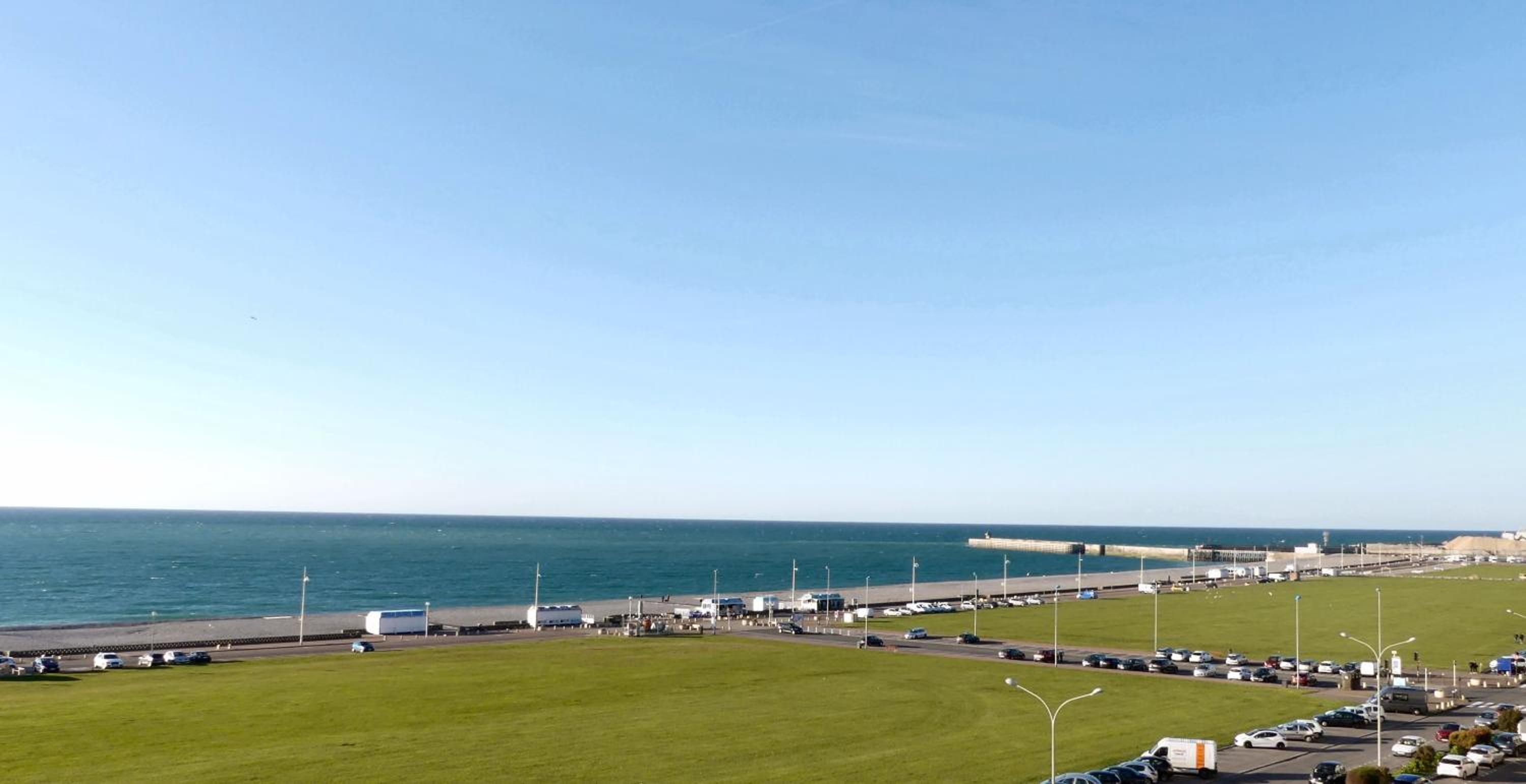 Superior Double Room with Sea View - Photo 3
