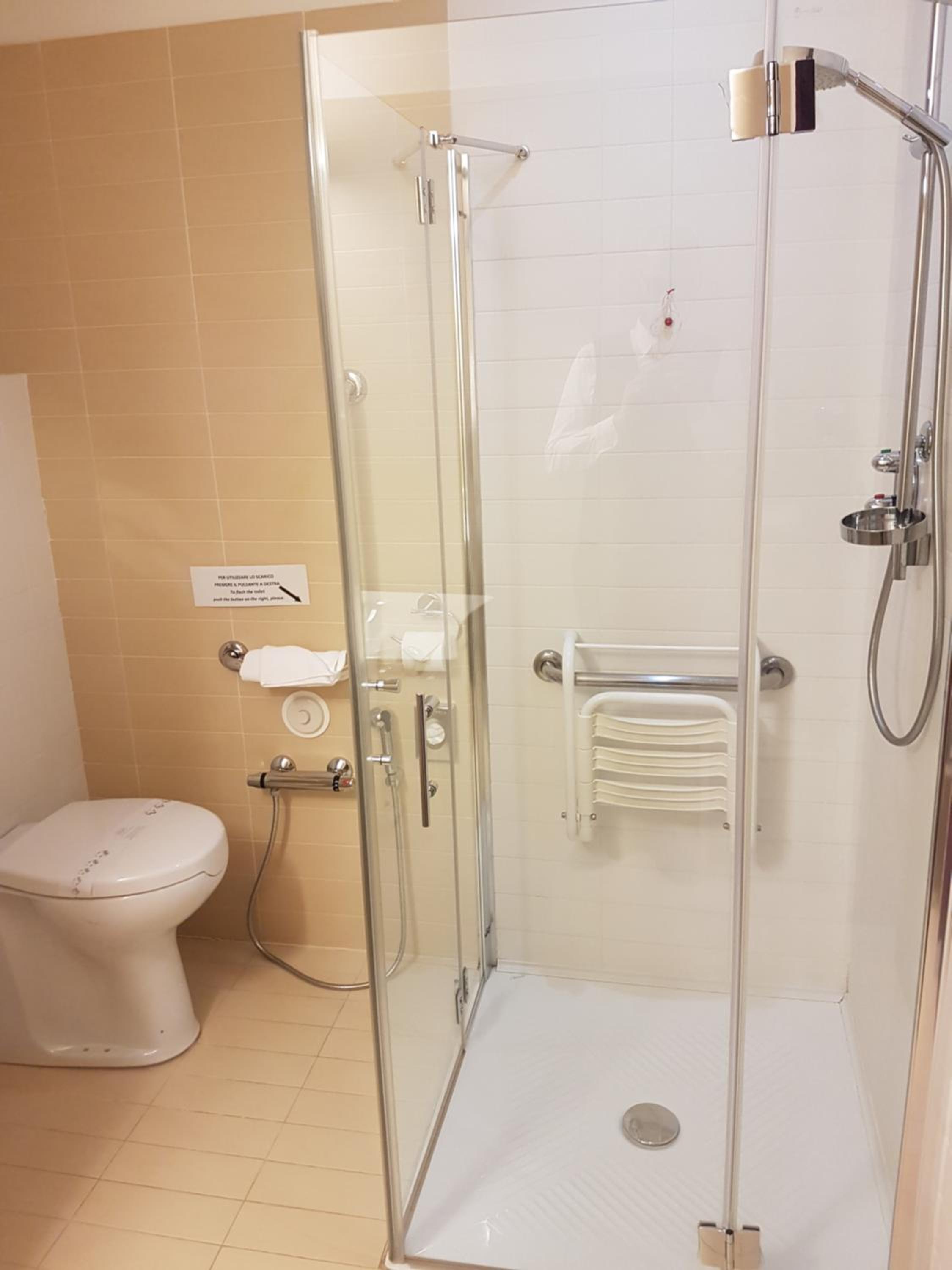 Double Room - Disability Access photo 3