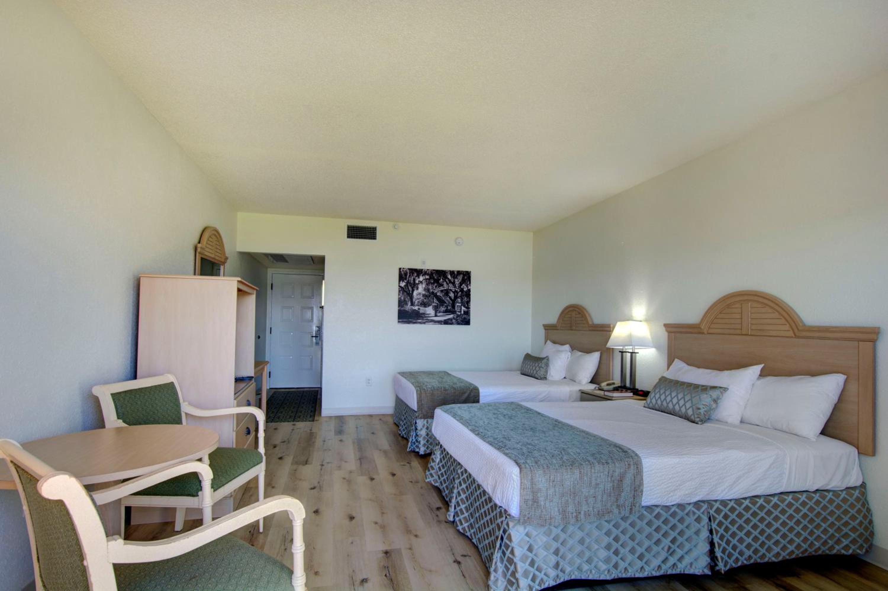 Deluxe Queen Room