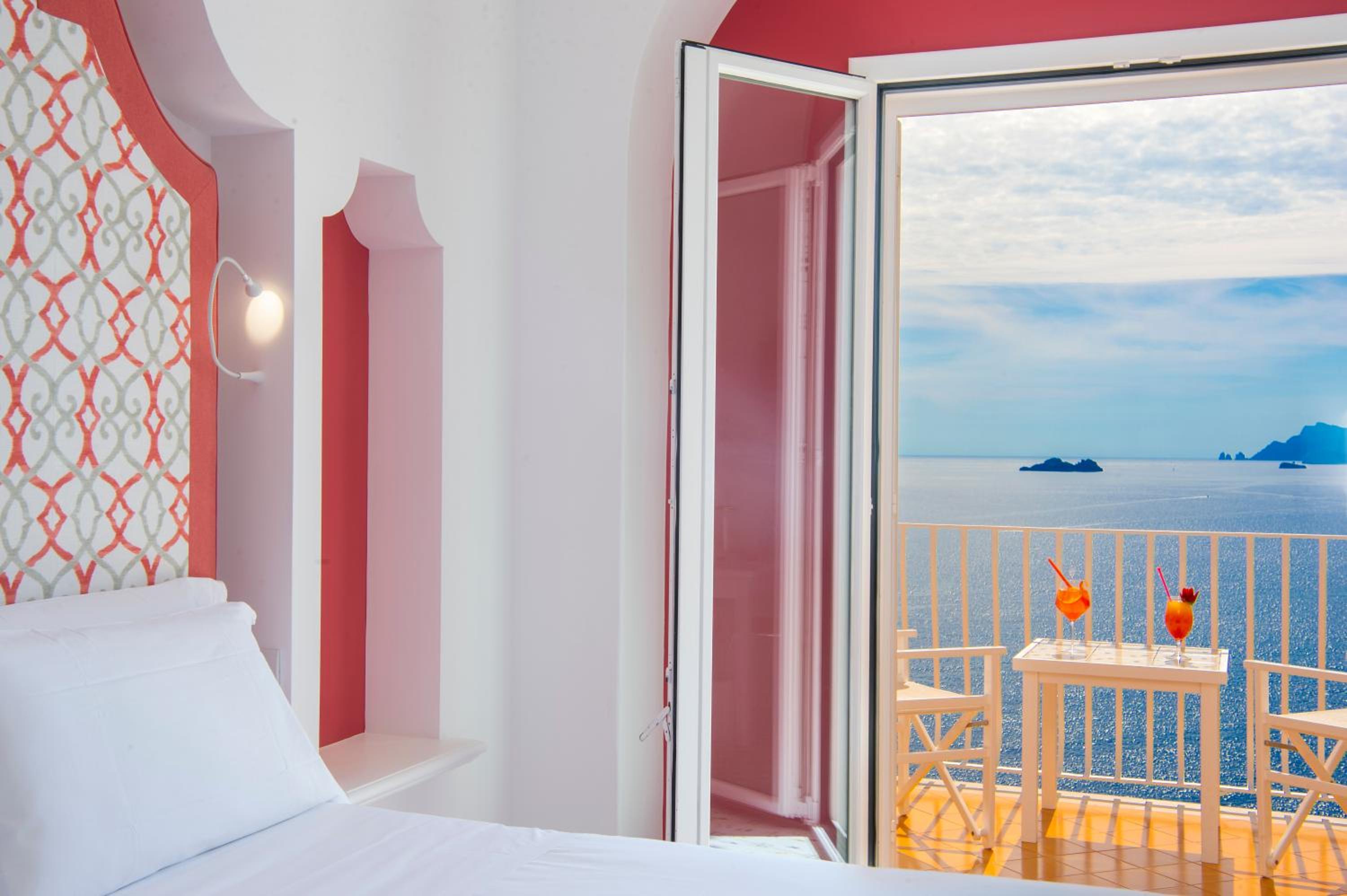 Mediterranean Double or Twin with Balcony and Sea View - Photo 16