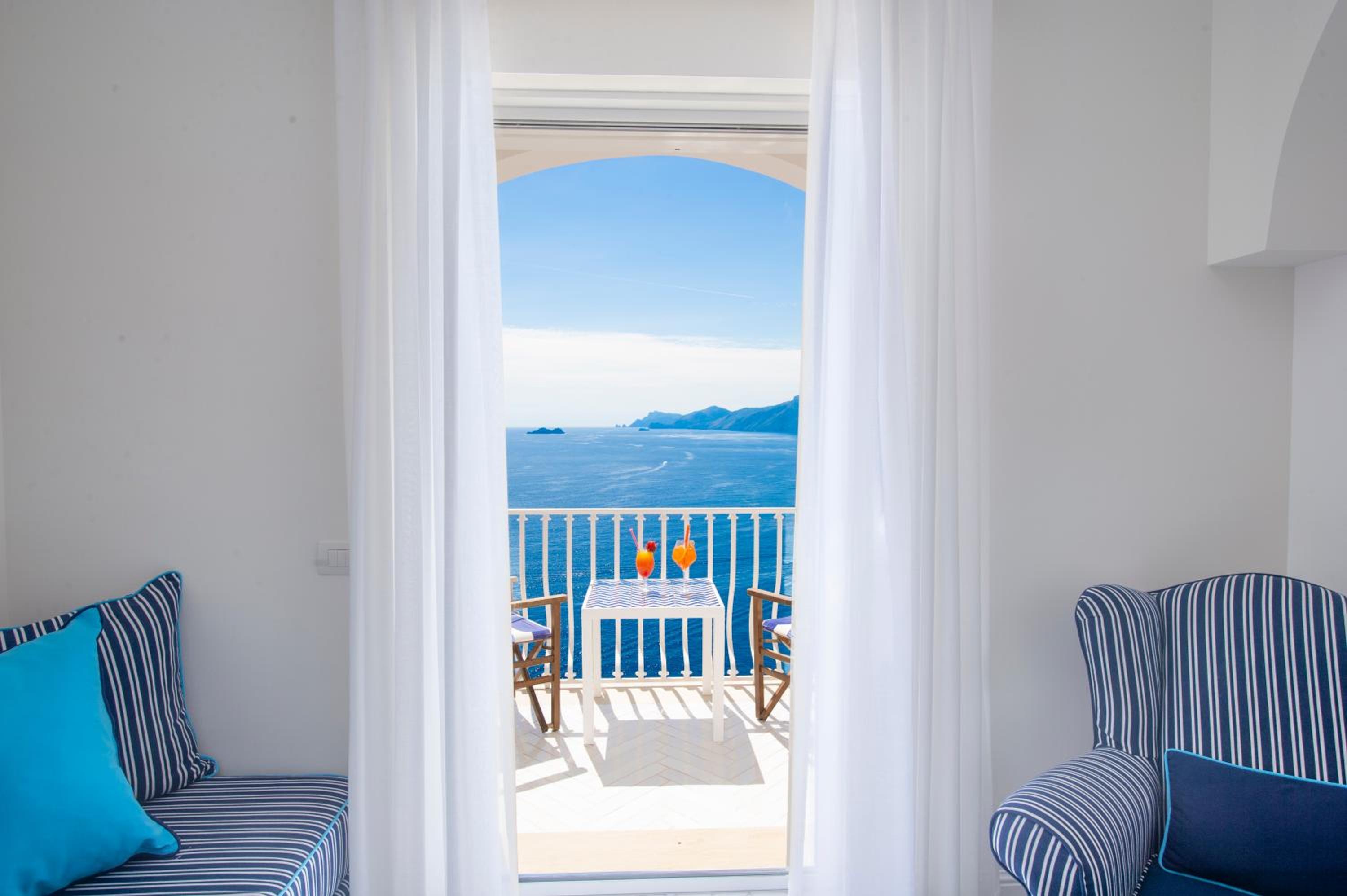 Mediterranean Triple Room with Balcony and Sea View - Photo 34