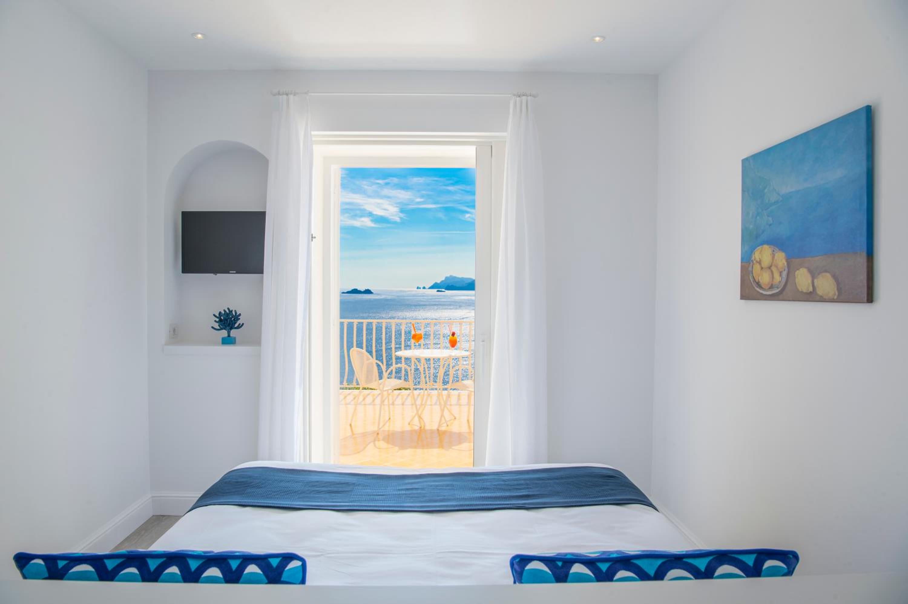 Mediterranean Triple Room with Balcony and Sea View - Photo 1