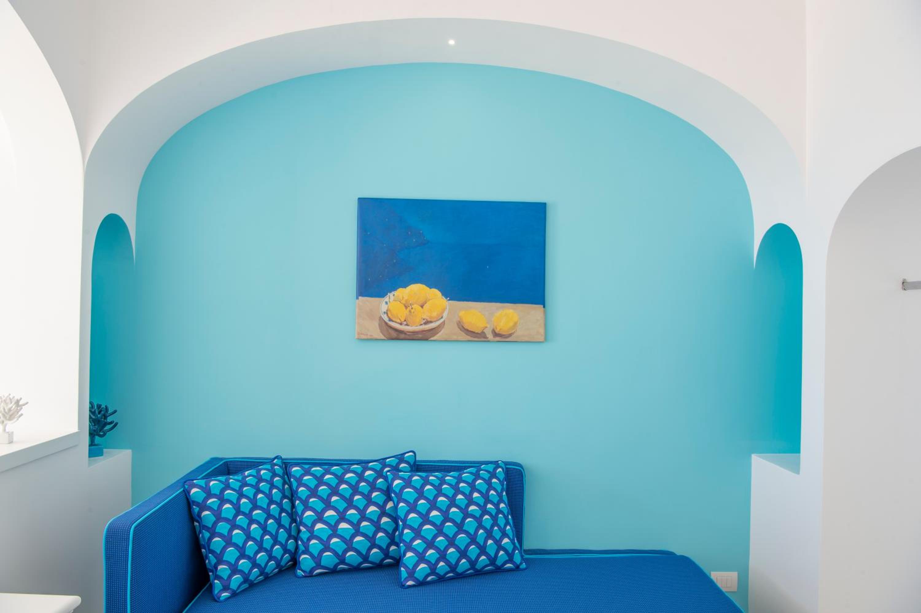 Mediterranean Triple Room with Balcony and Sea View - Photo 21