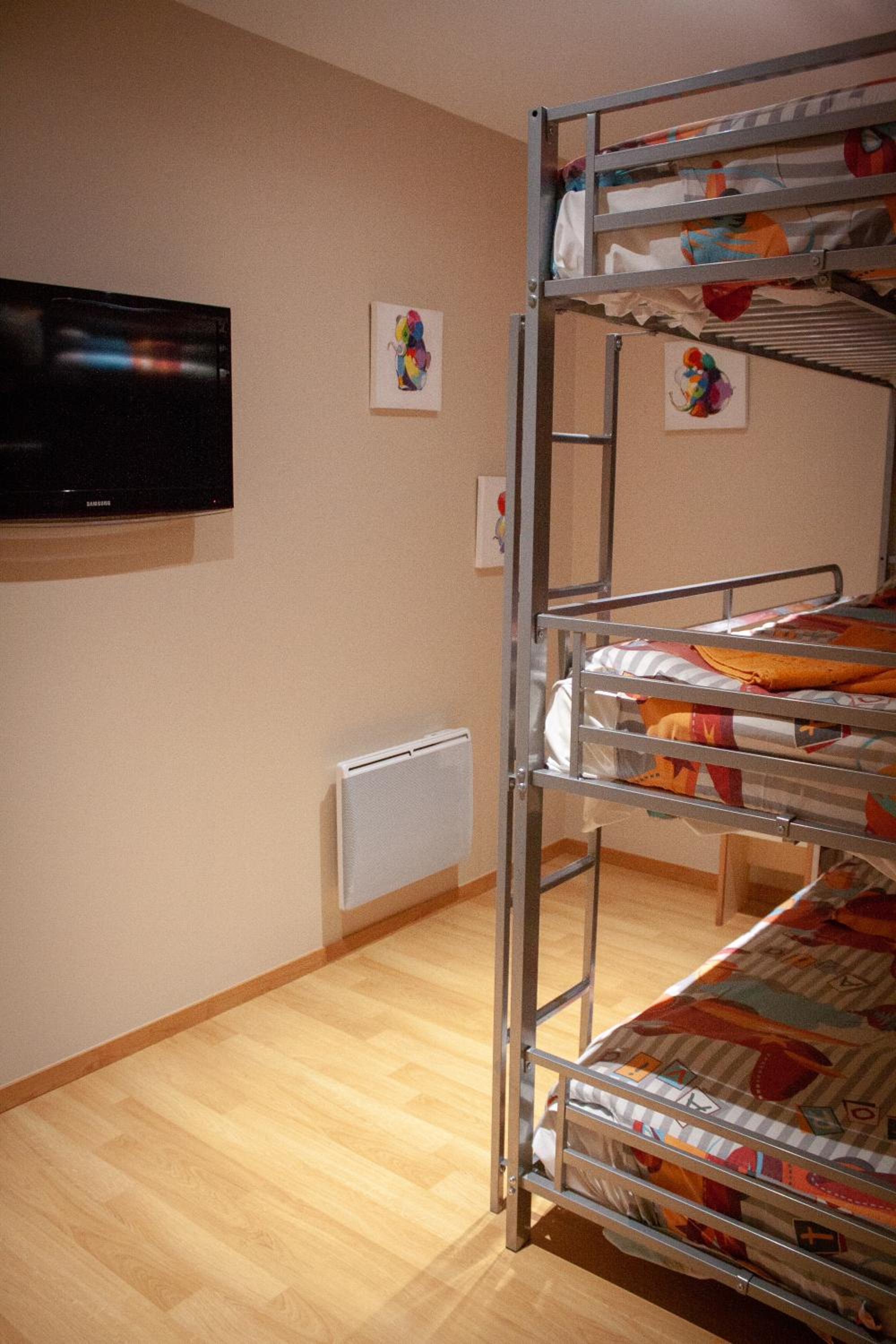 Deluxe Family Room - Photo 7