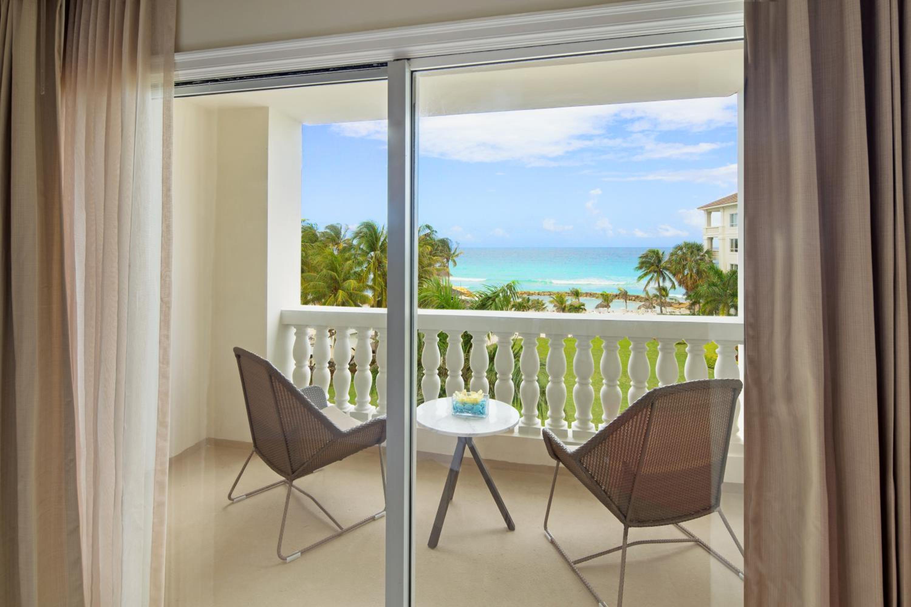 Double Room - Oceanfront photo 3