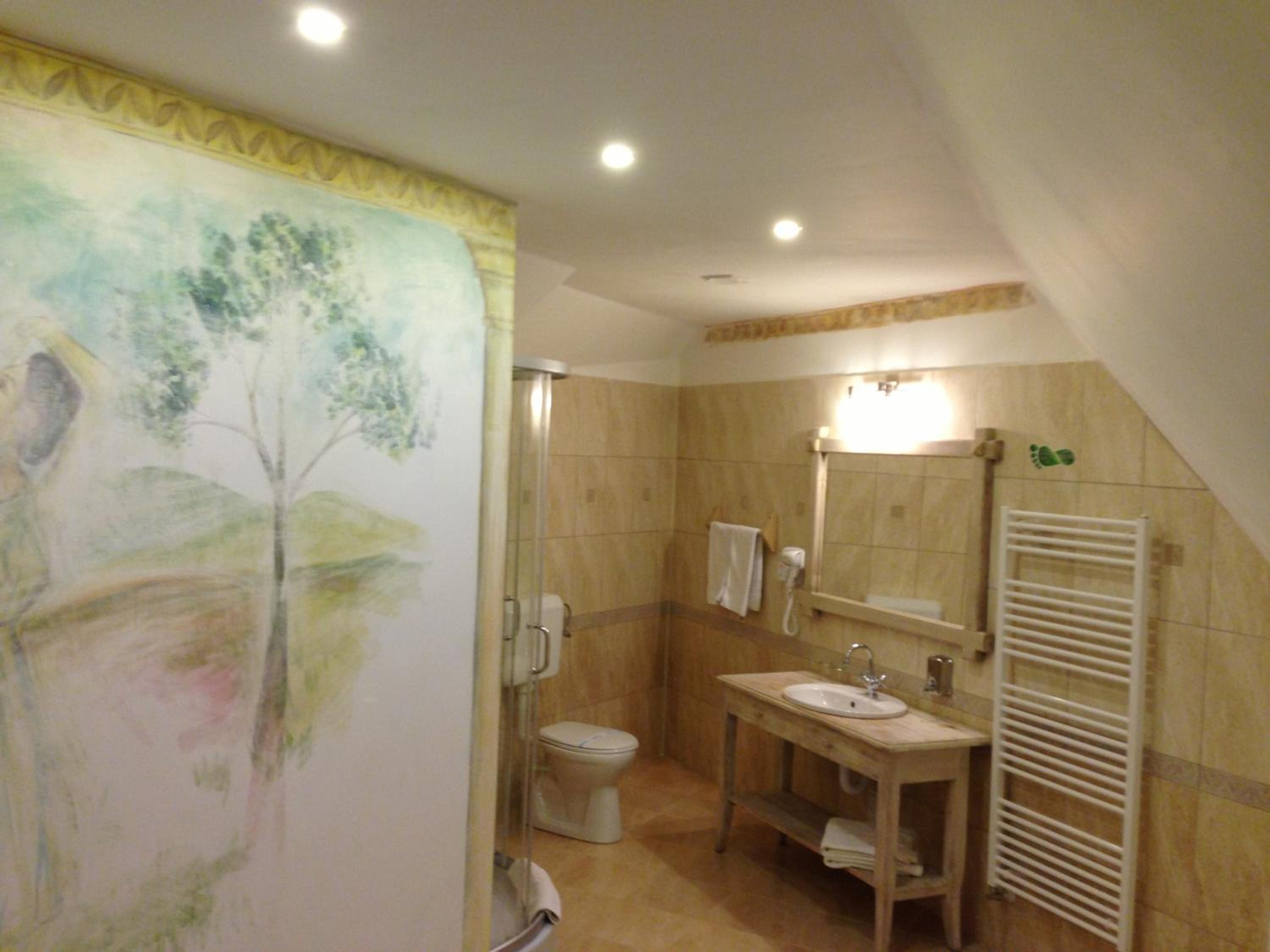 Premium Deluxe Suite - Photo 9