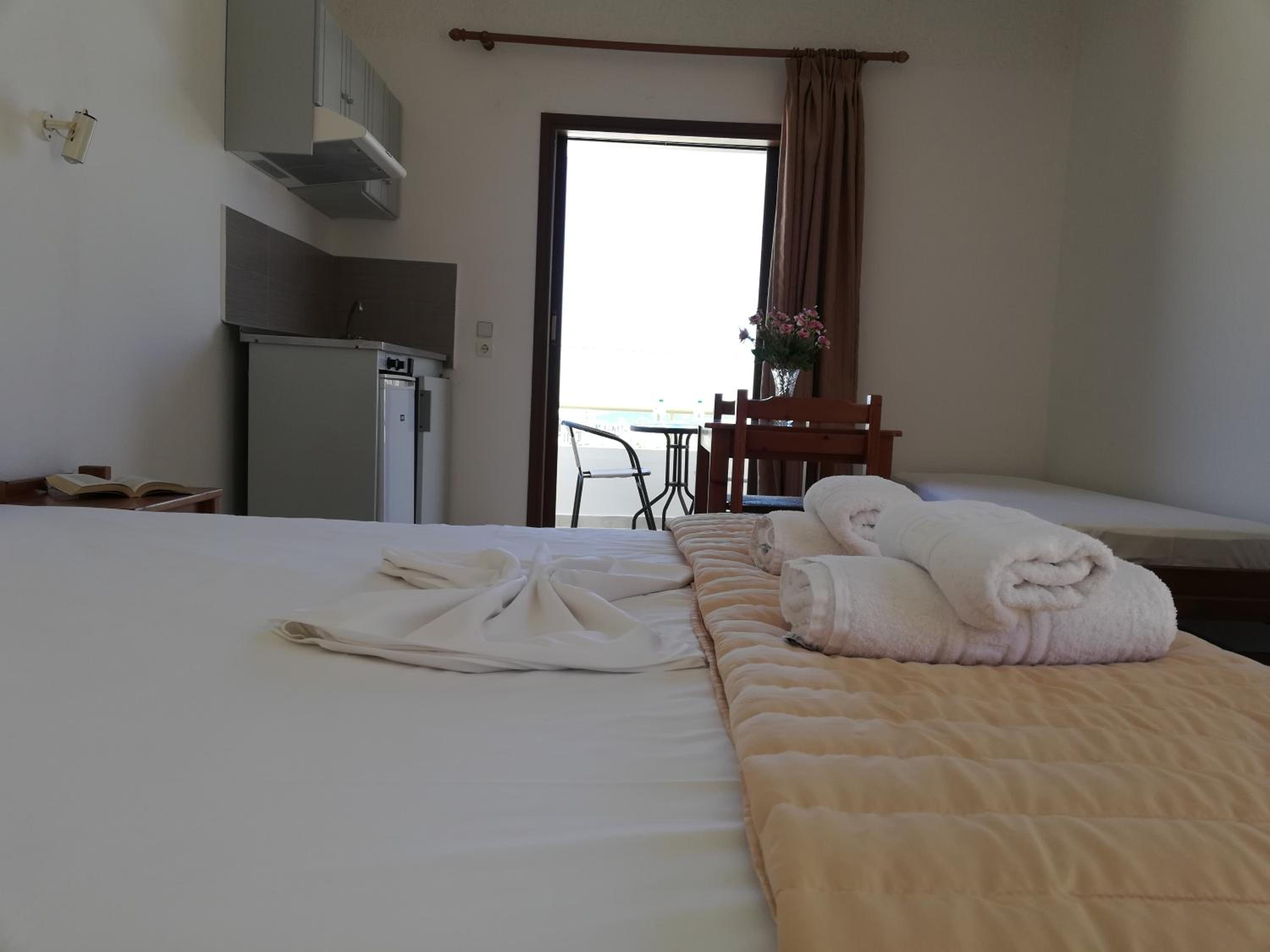 Studio (3 Adults)