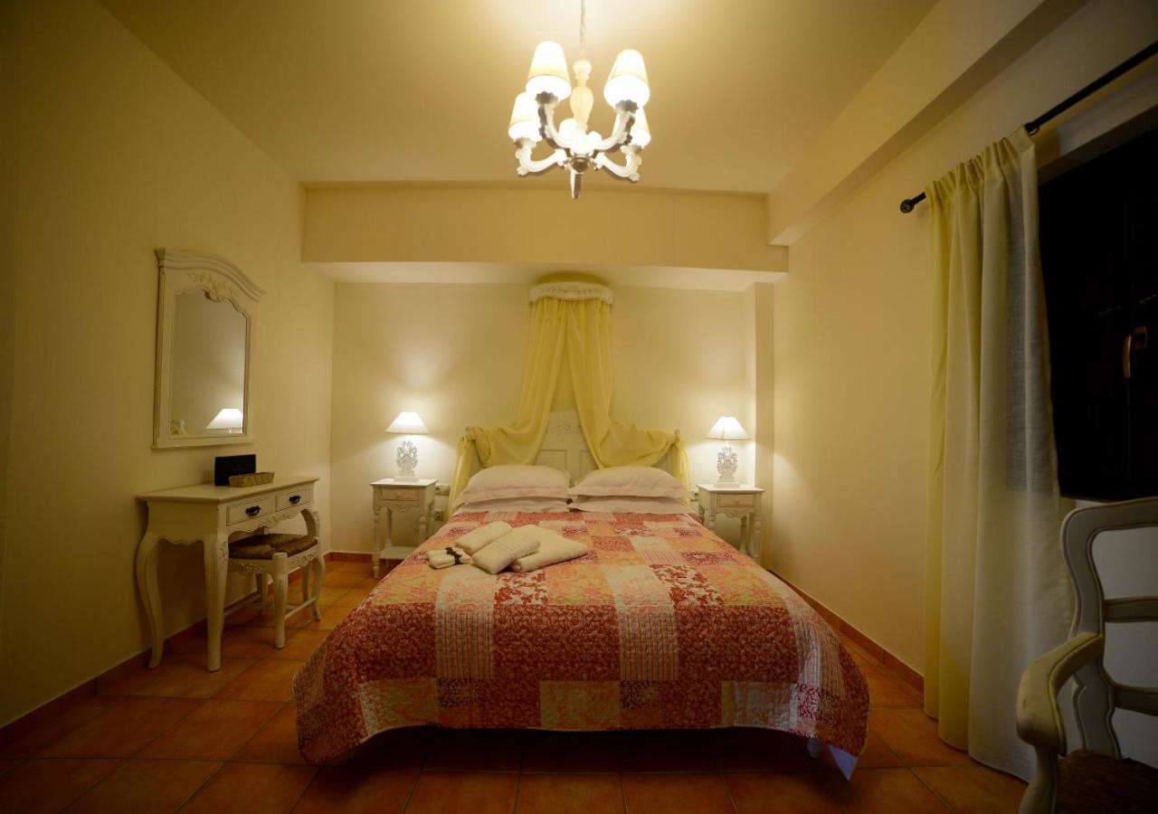 Superior Suite with Sea View - Photo 2