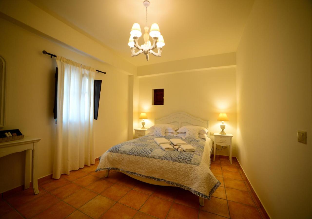 Deluxe Suite with Sea View - Photo 1