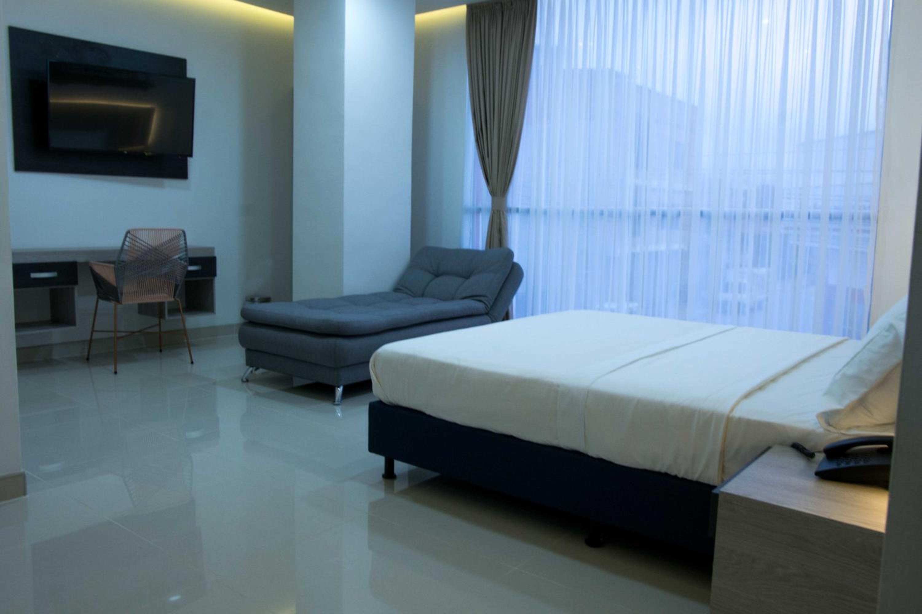 Deluxe Room (2 Adults + 1 Child)