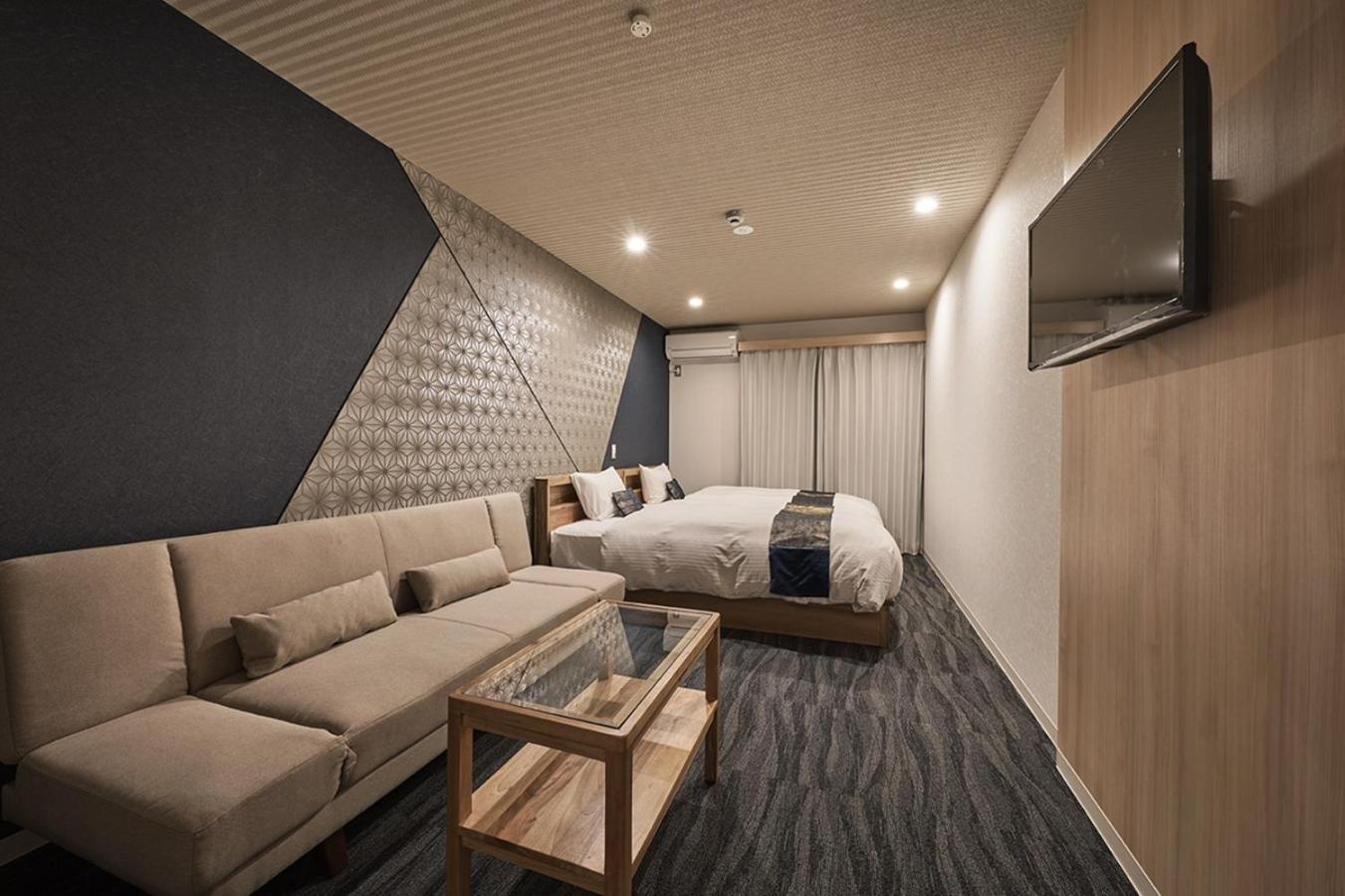 Twin Room with Extra Bed - Photo 3