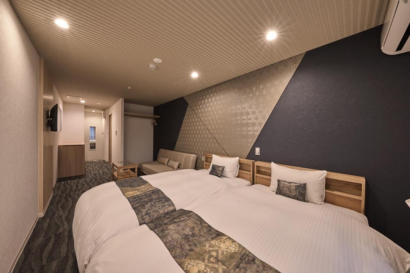 Twin Room with Extra Bed - Photo 6