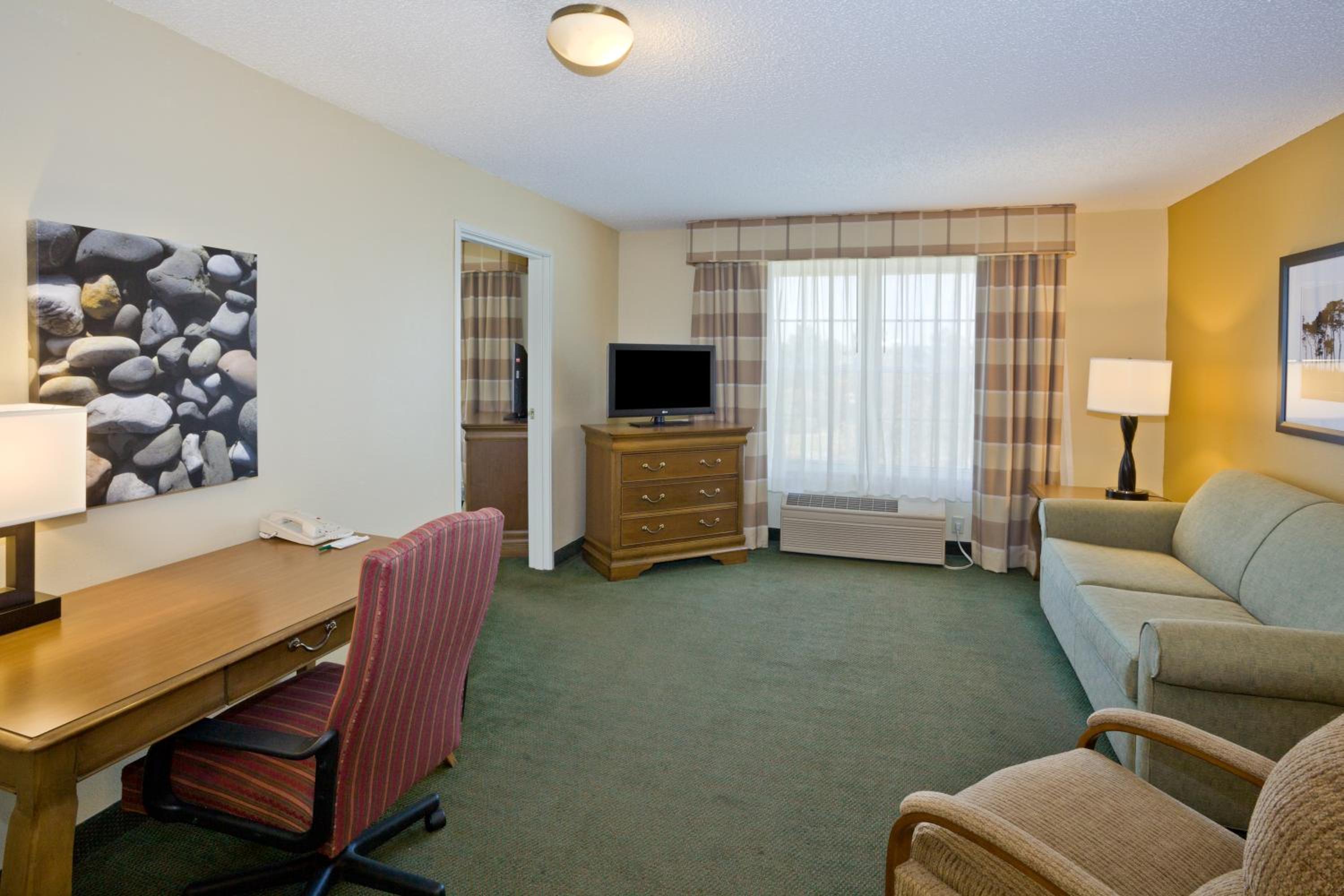 One-Bedroom King Suite with Sofa Bed - Photo 5