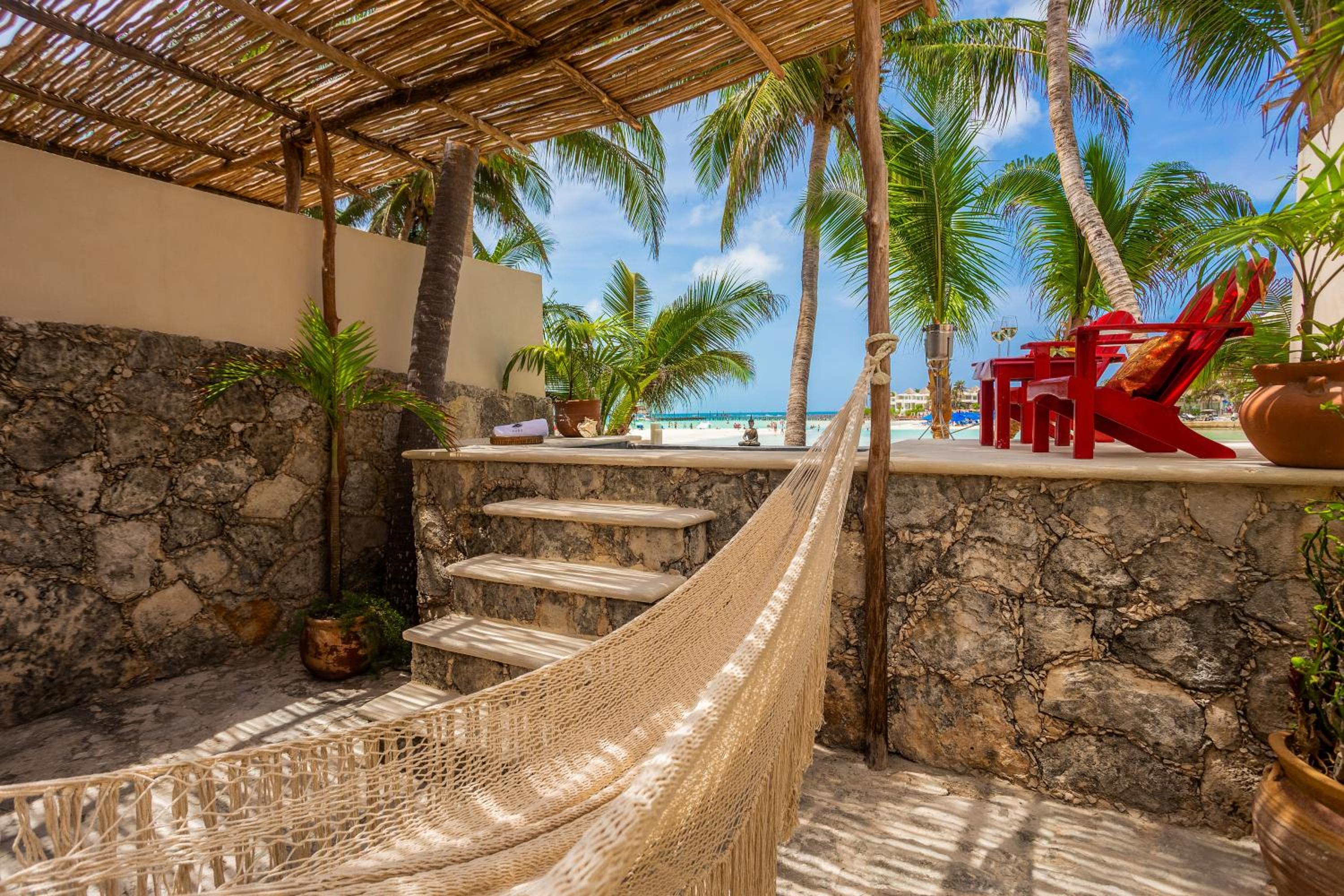 Suite with Private Pool photo 2