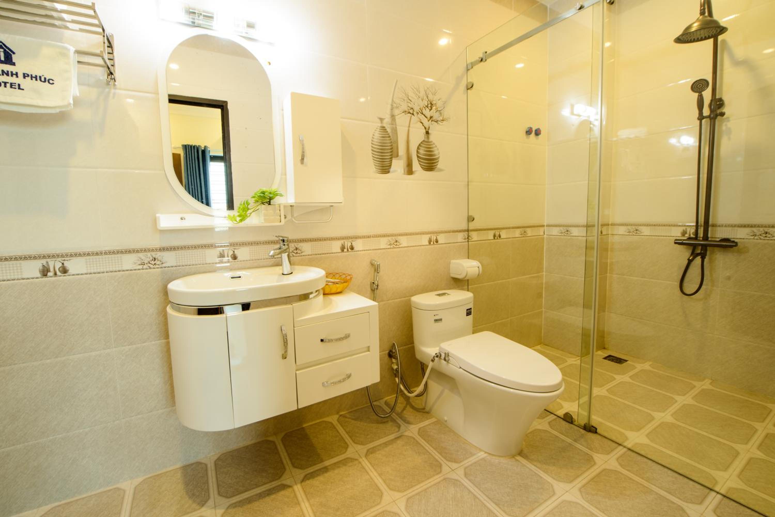 Deluxe King Room photo 3