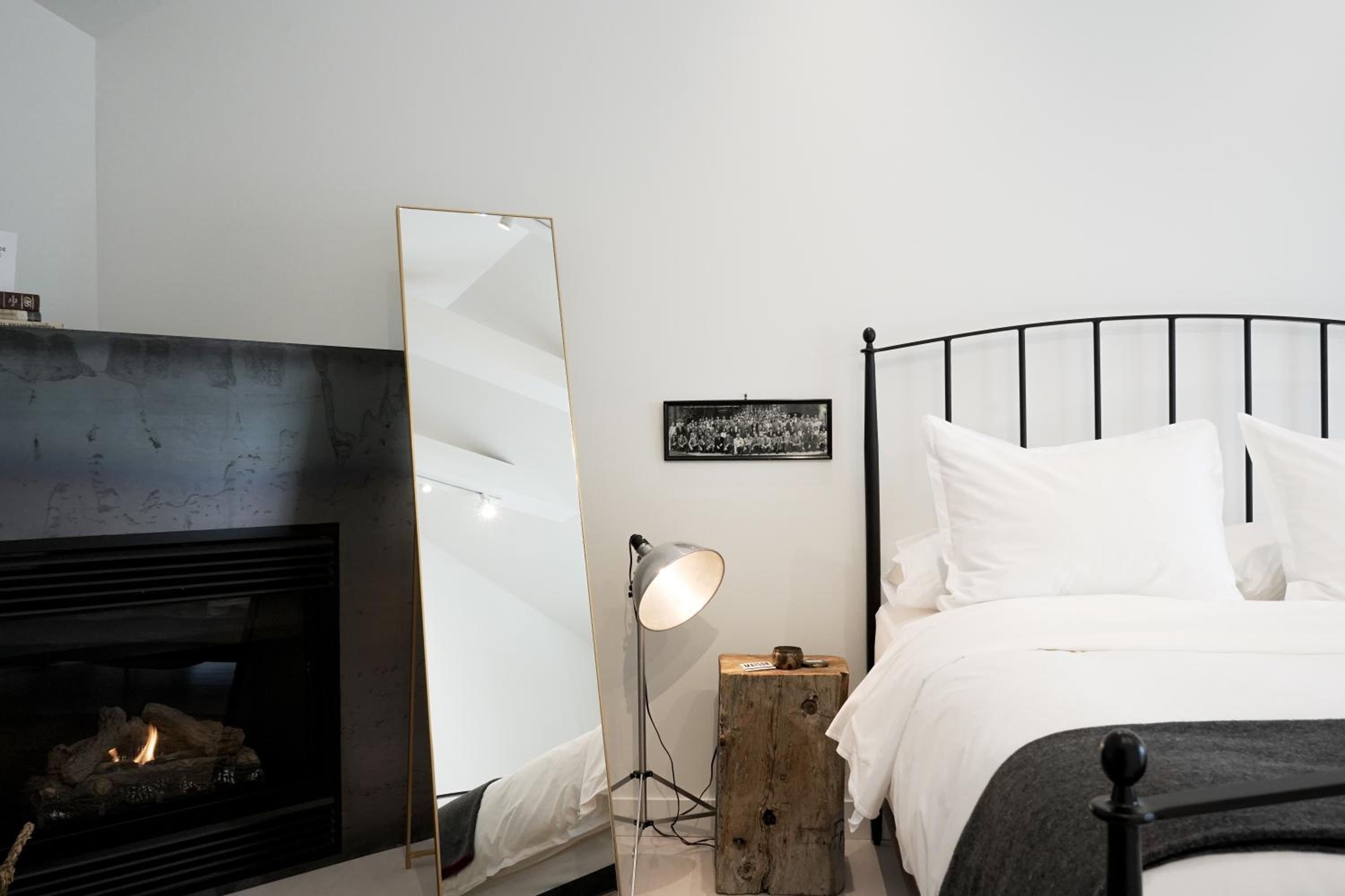 Queen Room photo 1