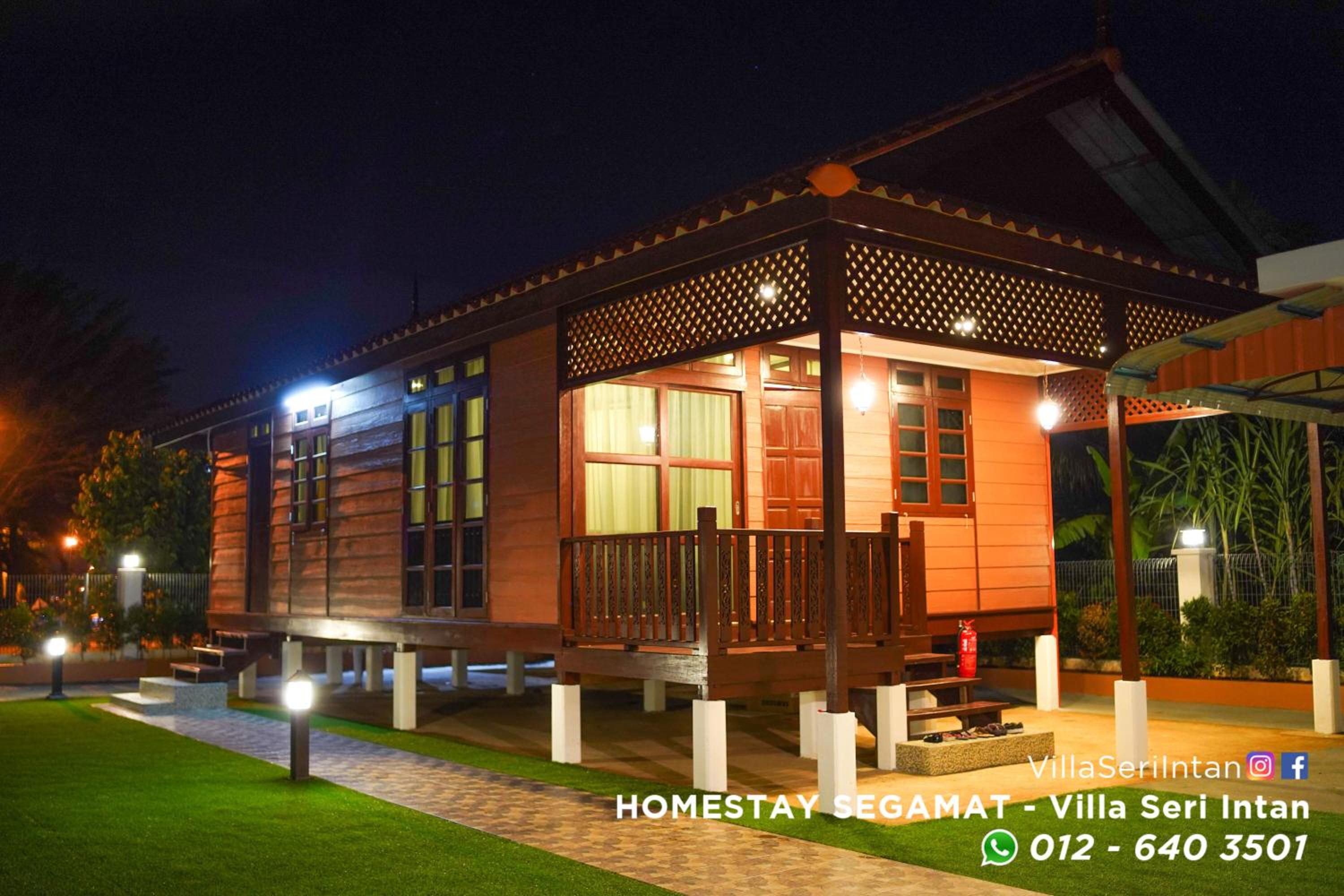 Five-Bedroom House photo 1