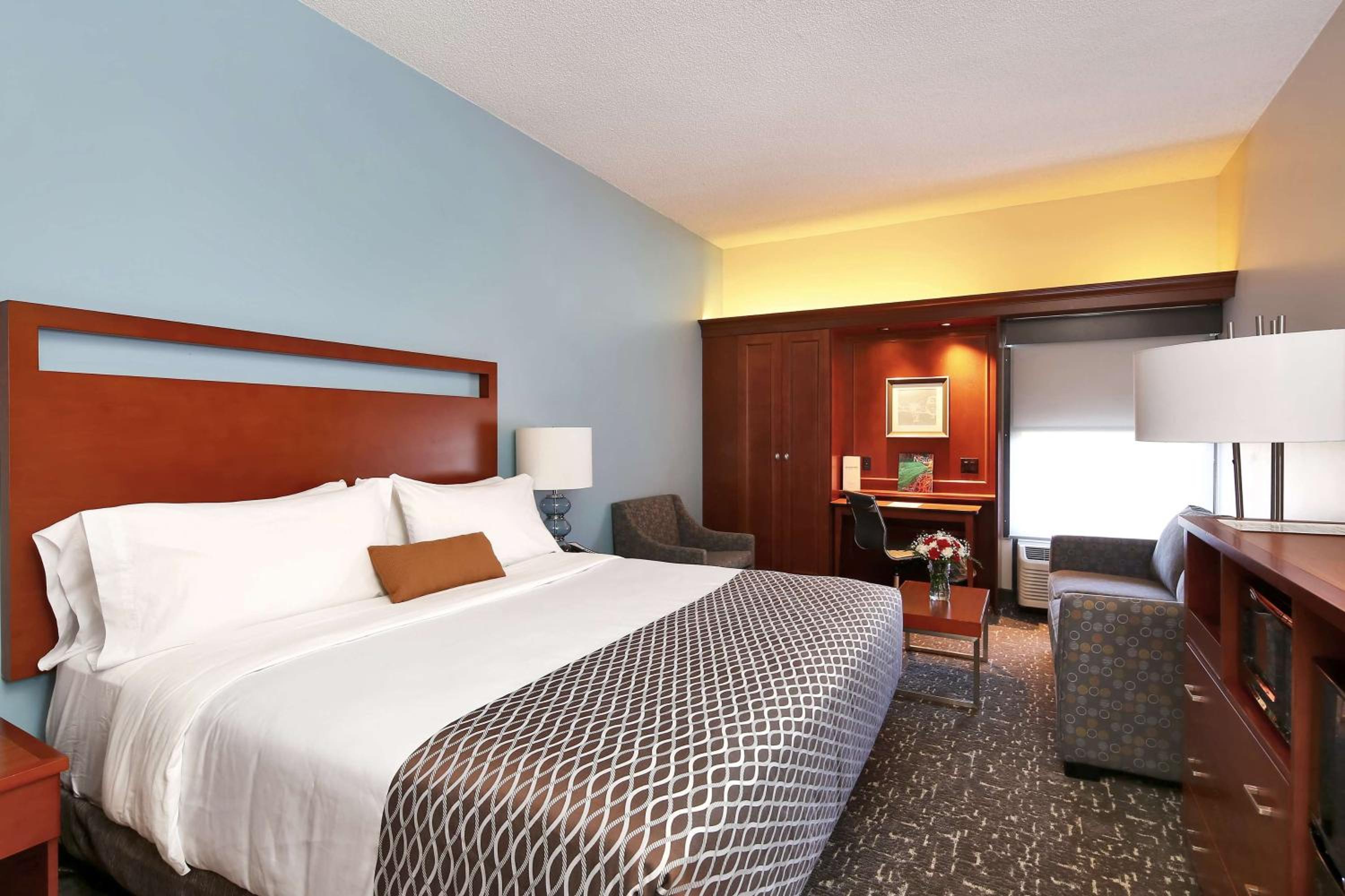 King Room - Non-Smoking - Photo 1