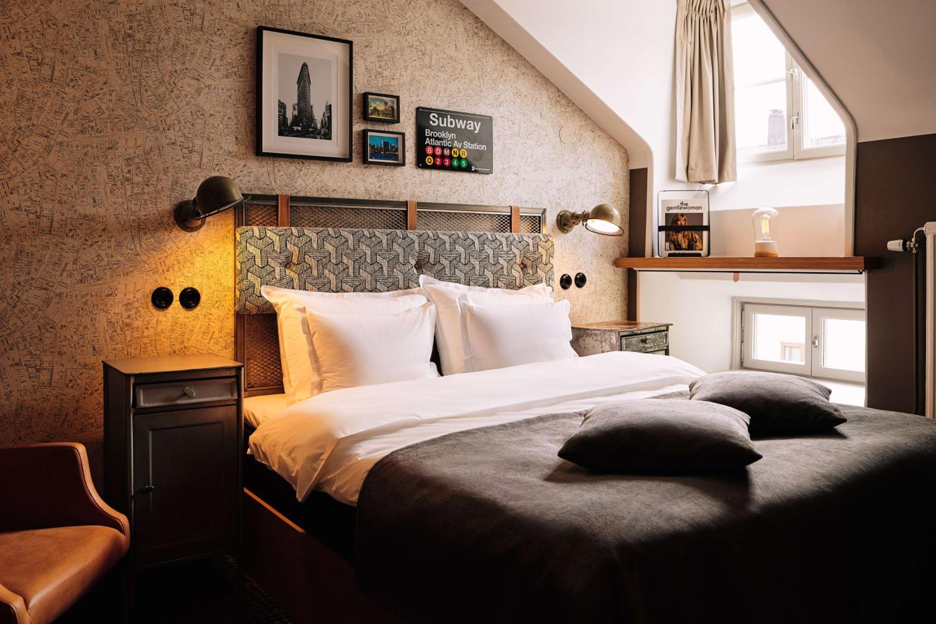 Standard Queen Room