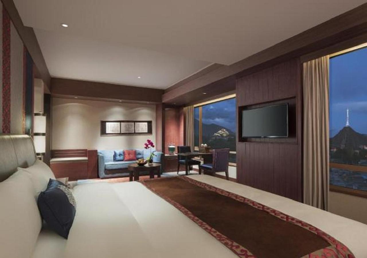 Premier Room