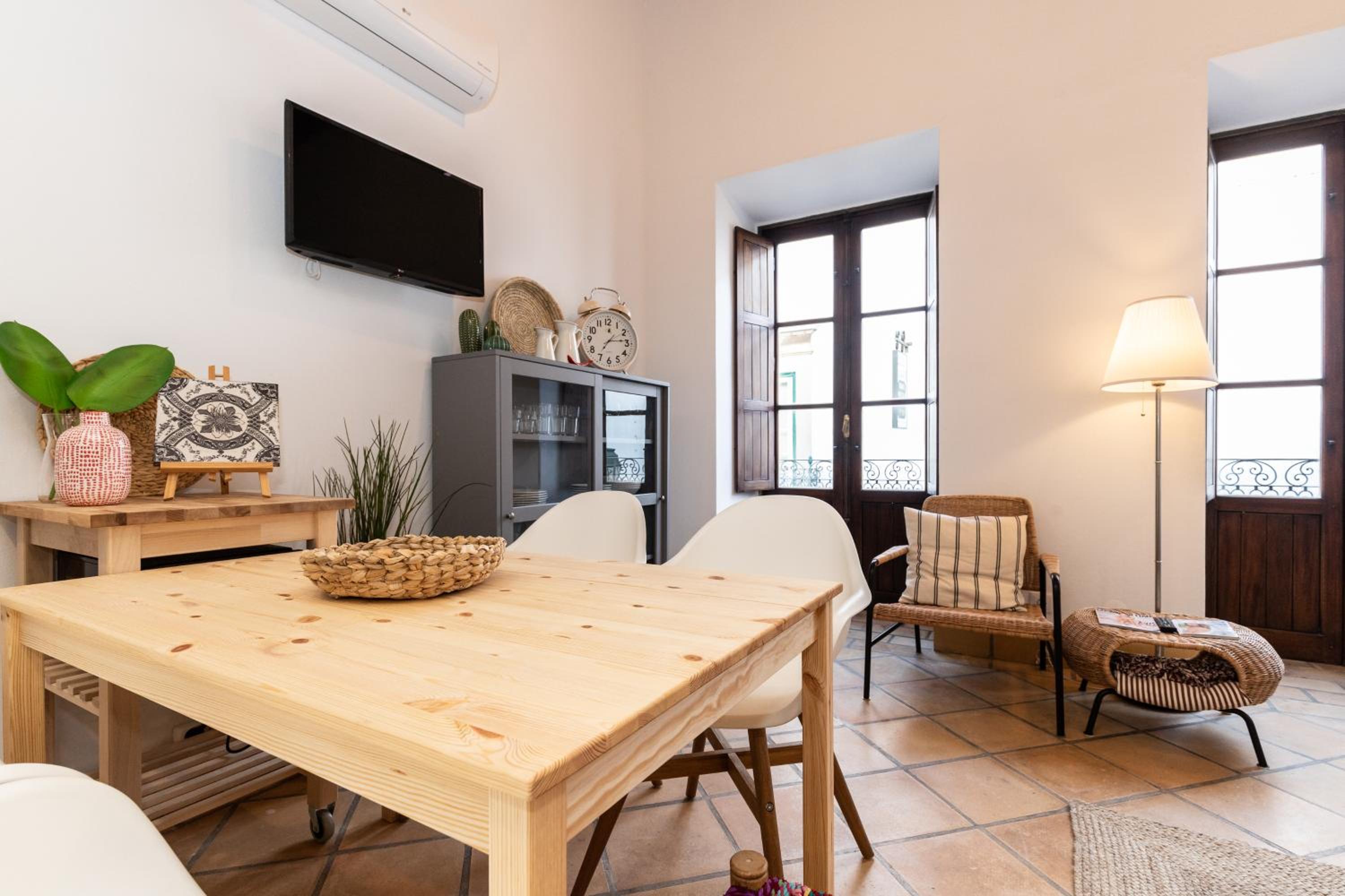 One-Bedroom Apartment - Photo 11