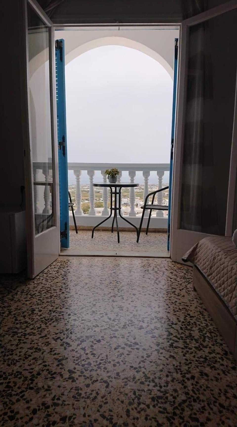 Double Room with Balcony and Sea View - Photo 17