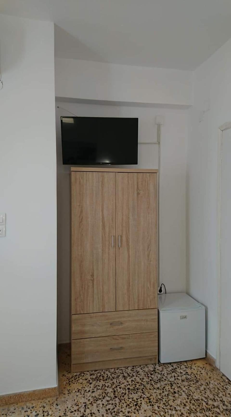 Double or Twin Room - Photo 3