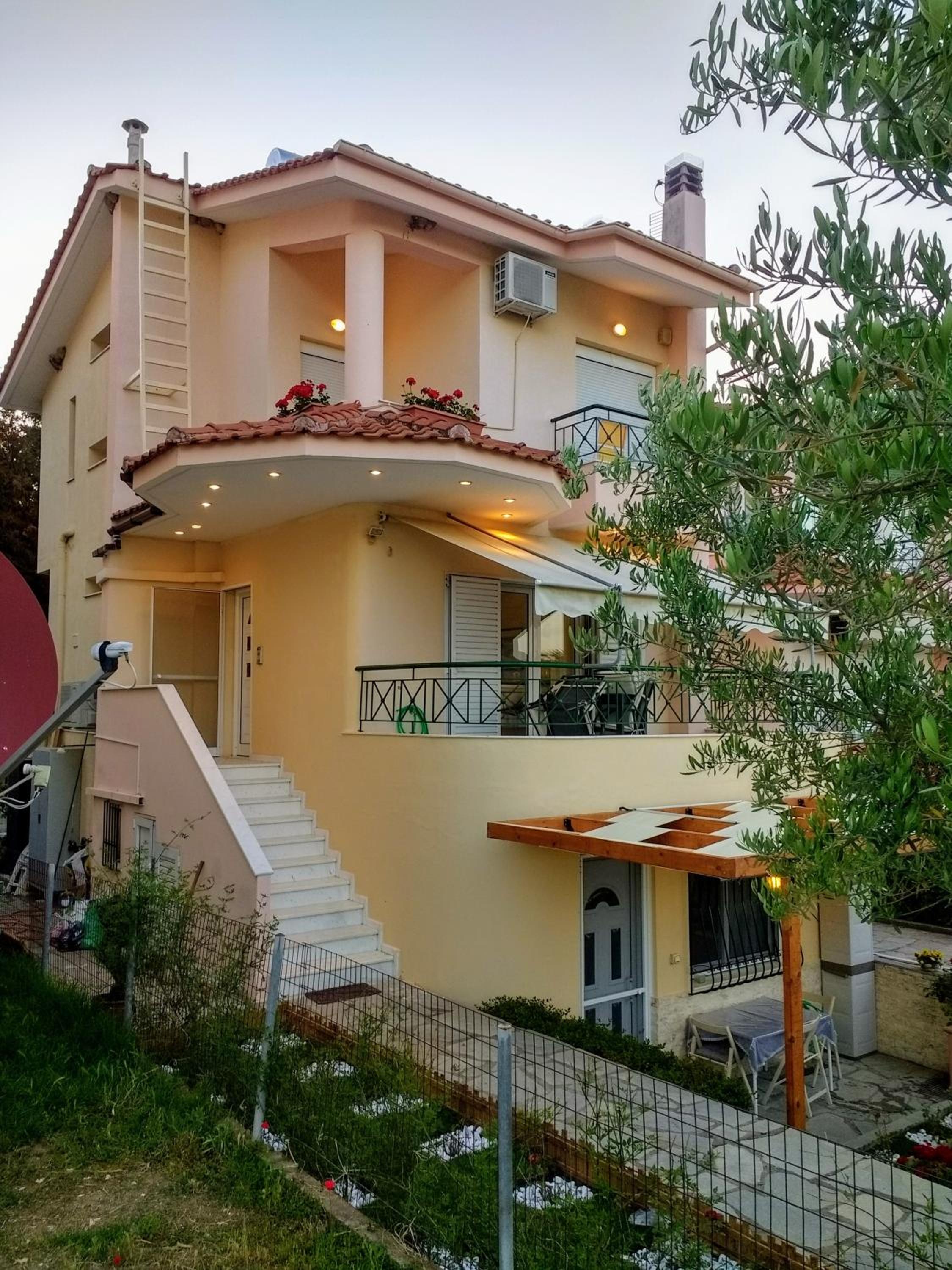 Maisonette photo 2