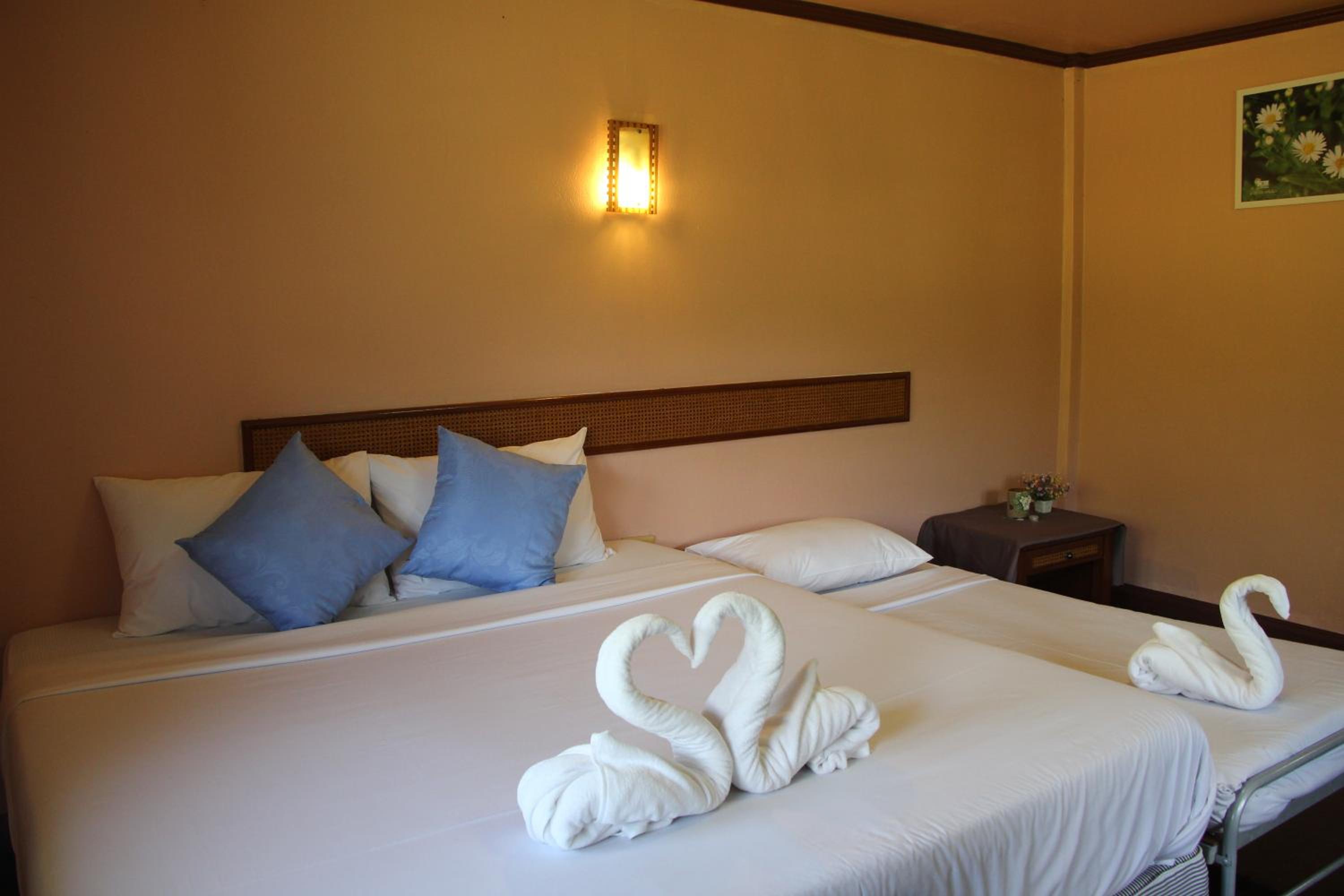 Standard Twin Room with Garden View