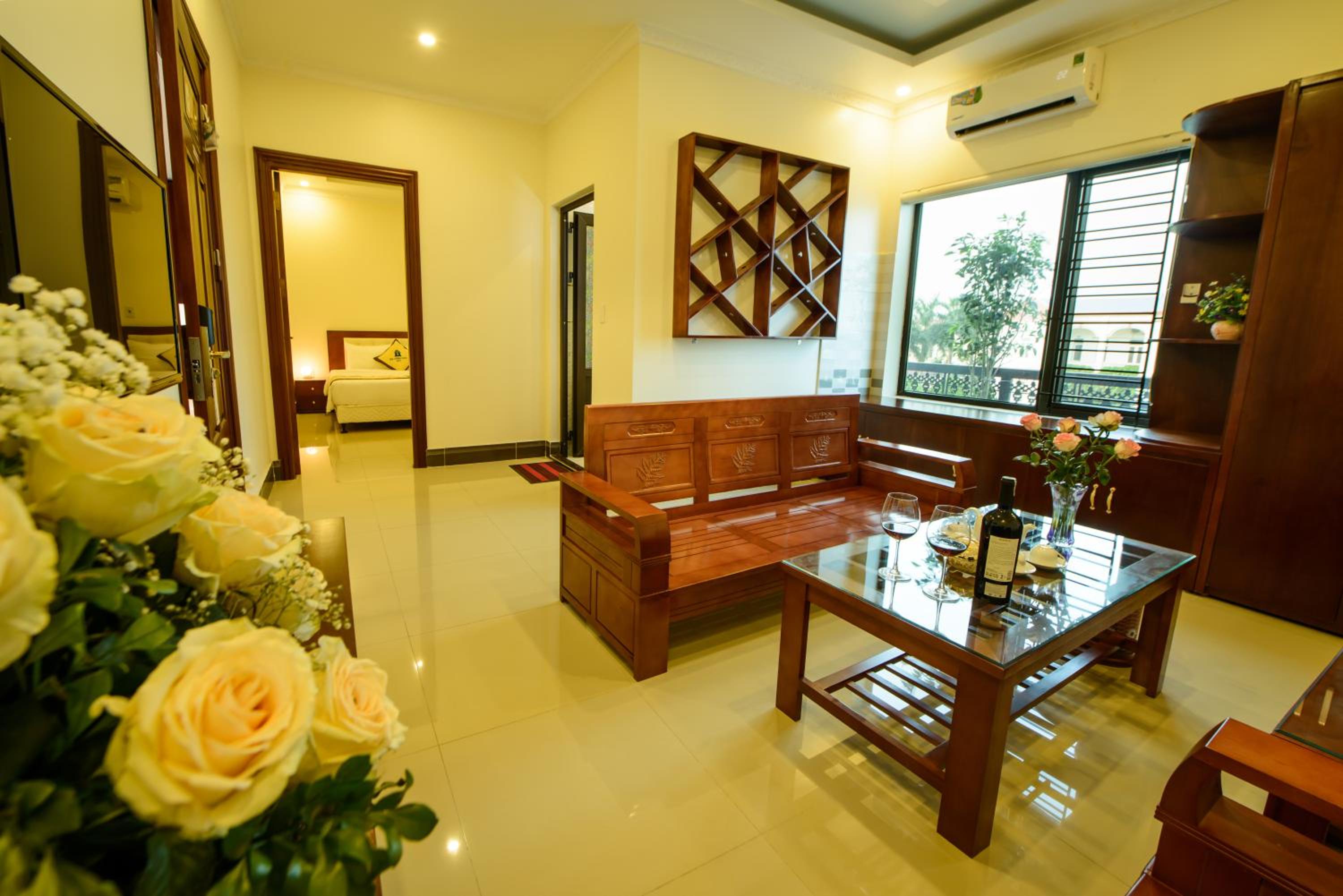 King Room with Two King Beds photo 3