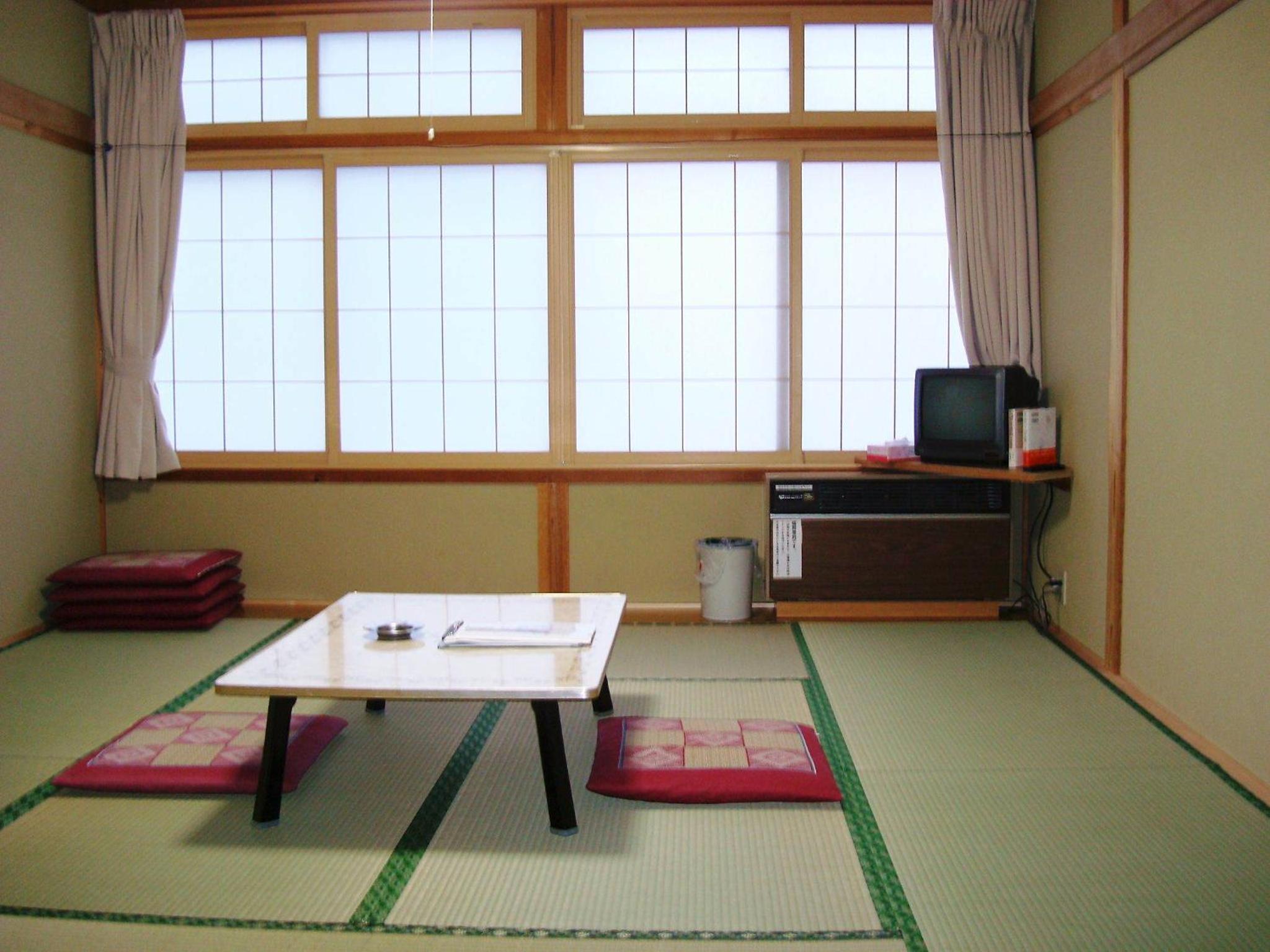Japanese-Style Superior Room with Shared Bathroom photo 2