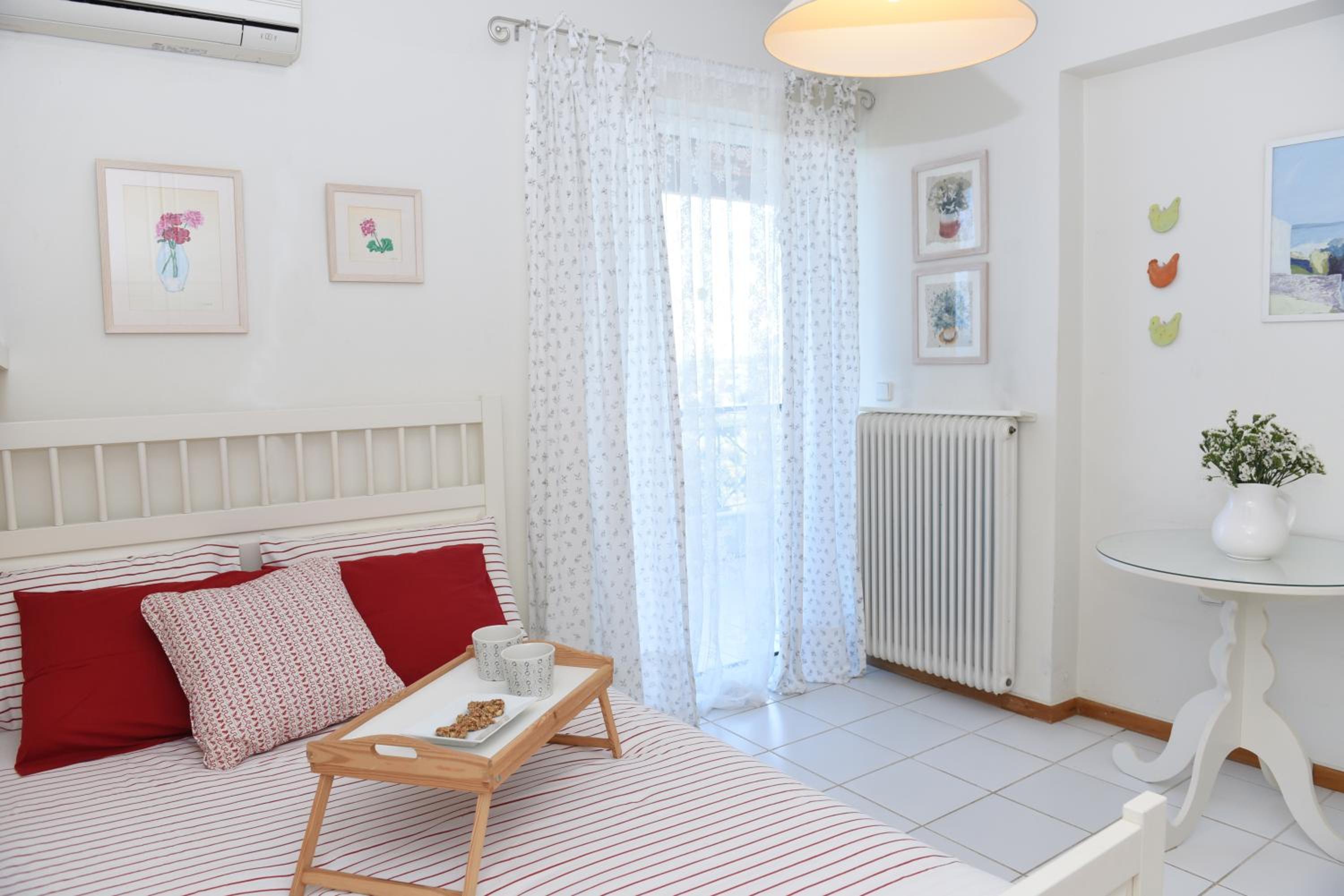 Three-Bedroom Apartment photo 2