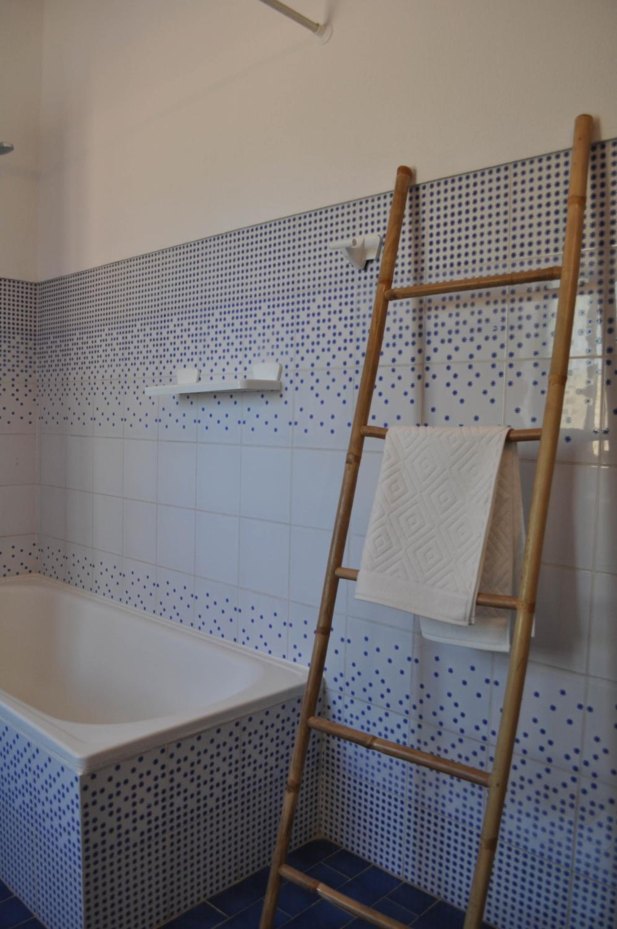 Apartment with Sea View - Photo 4