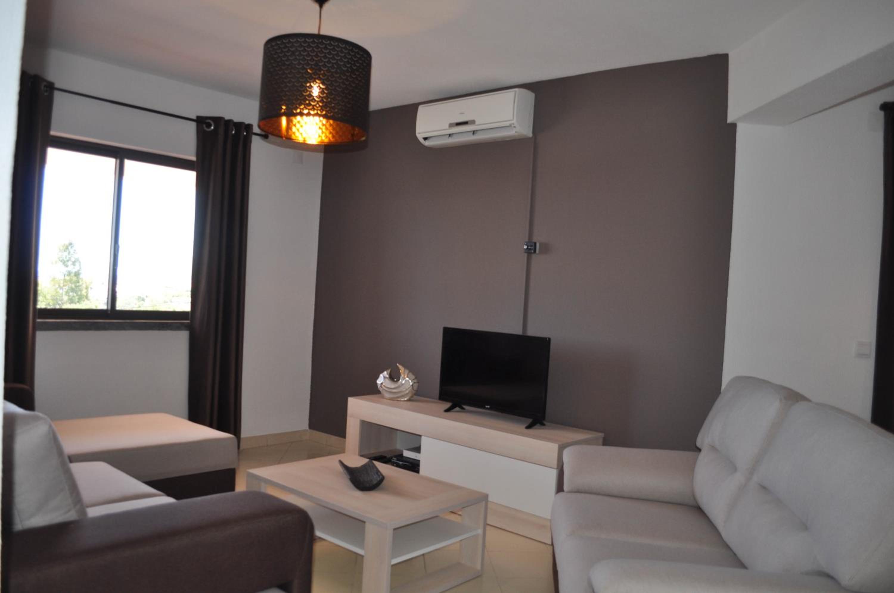 Apartment with Sea View - Photo 9