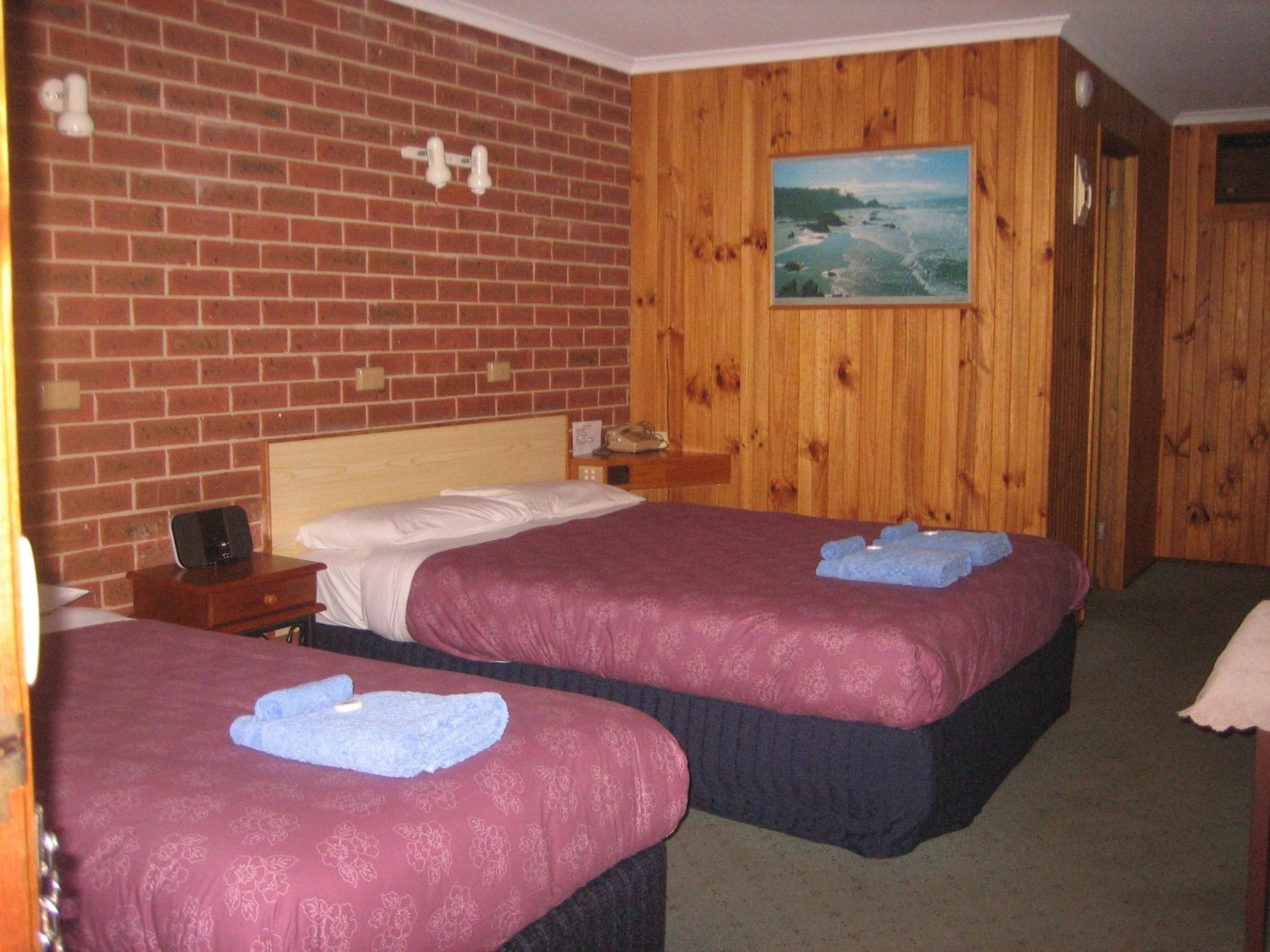 Basic Triple Room photo 3